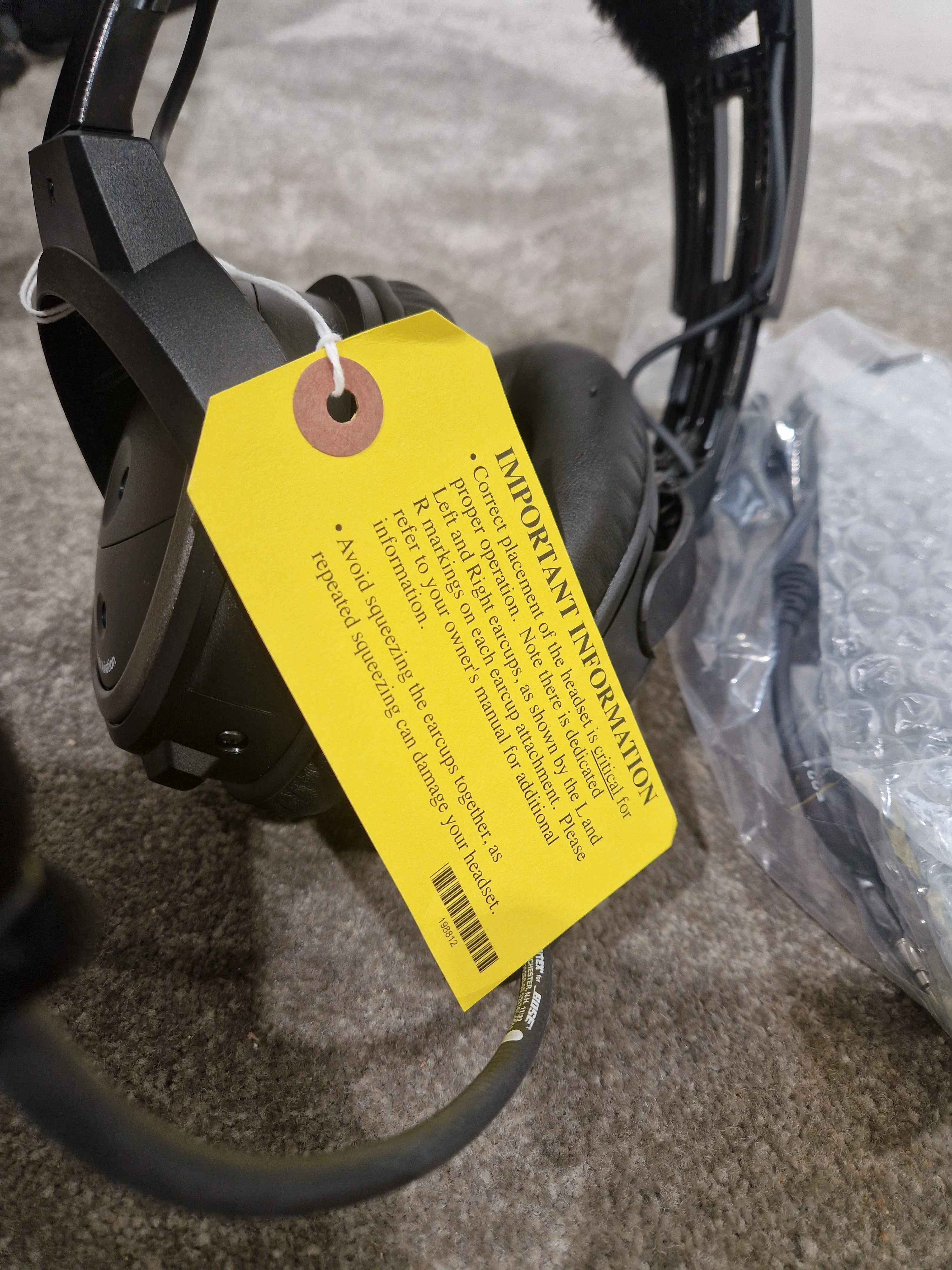 Bose A20 U-174 Non-Bluetooth Version Black Headset - Superior Noise Reduction - Like New w/ Original Box - Image 21