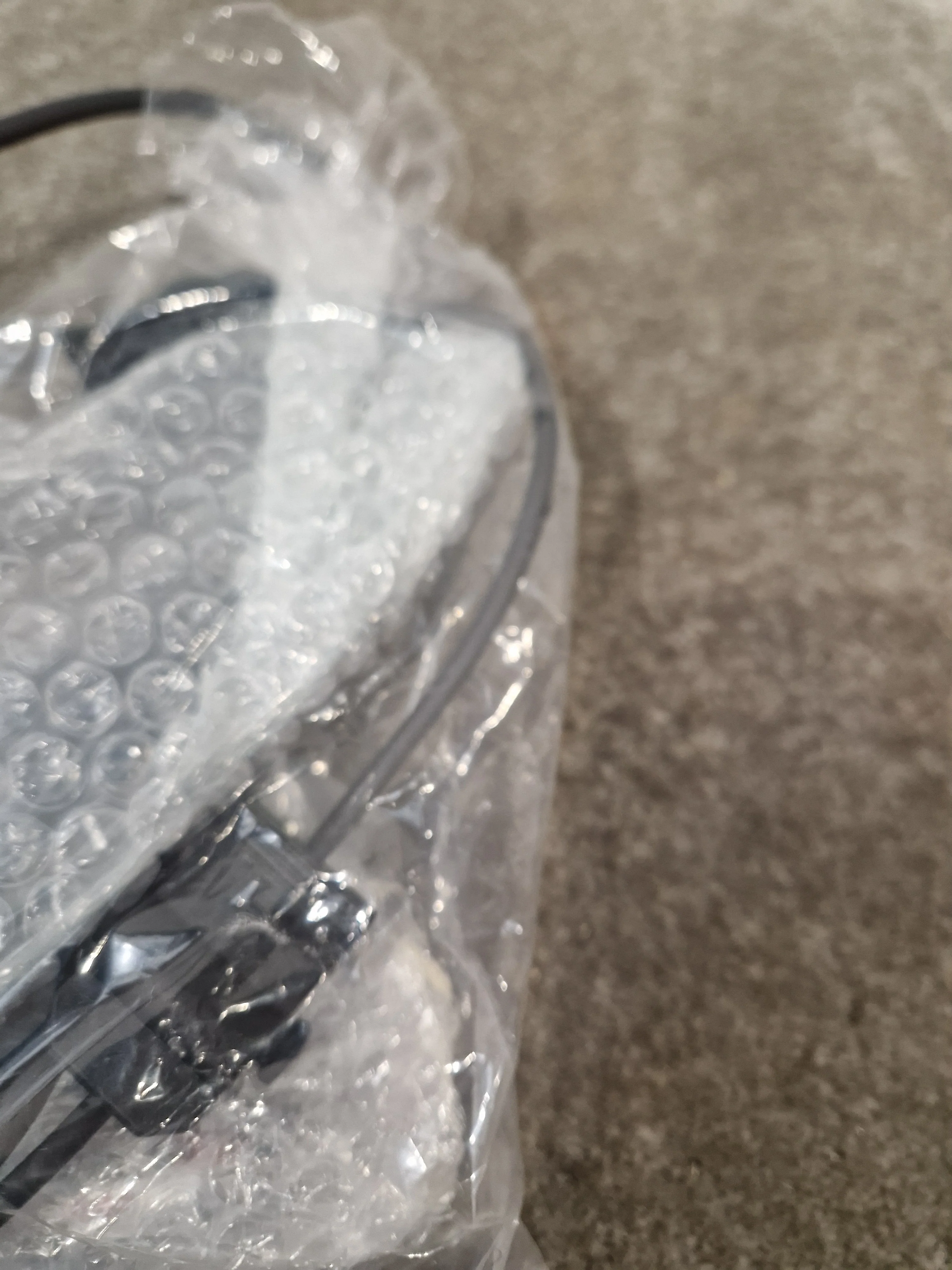 Bose A20 U-174 Non-Bluetooth Version Black Headset - Superior Noise Reduction - Like New w/ Original Box - Image 3