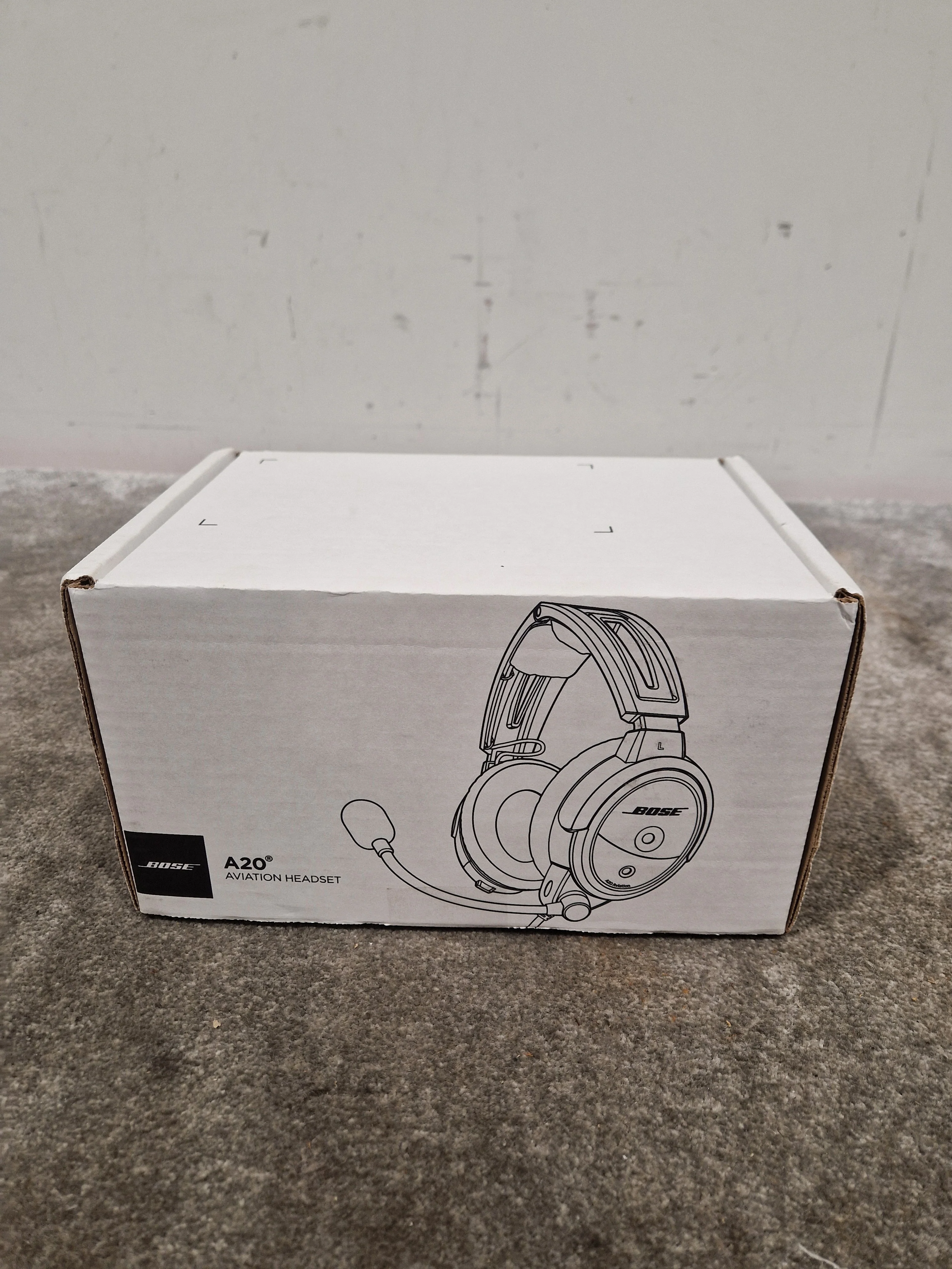 Bose A20 U-174 Non-Bluetooth Version Black Headset - Superior Noise Reduction - Like New w/ Original Box - Image 9