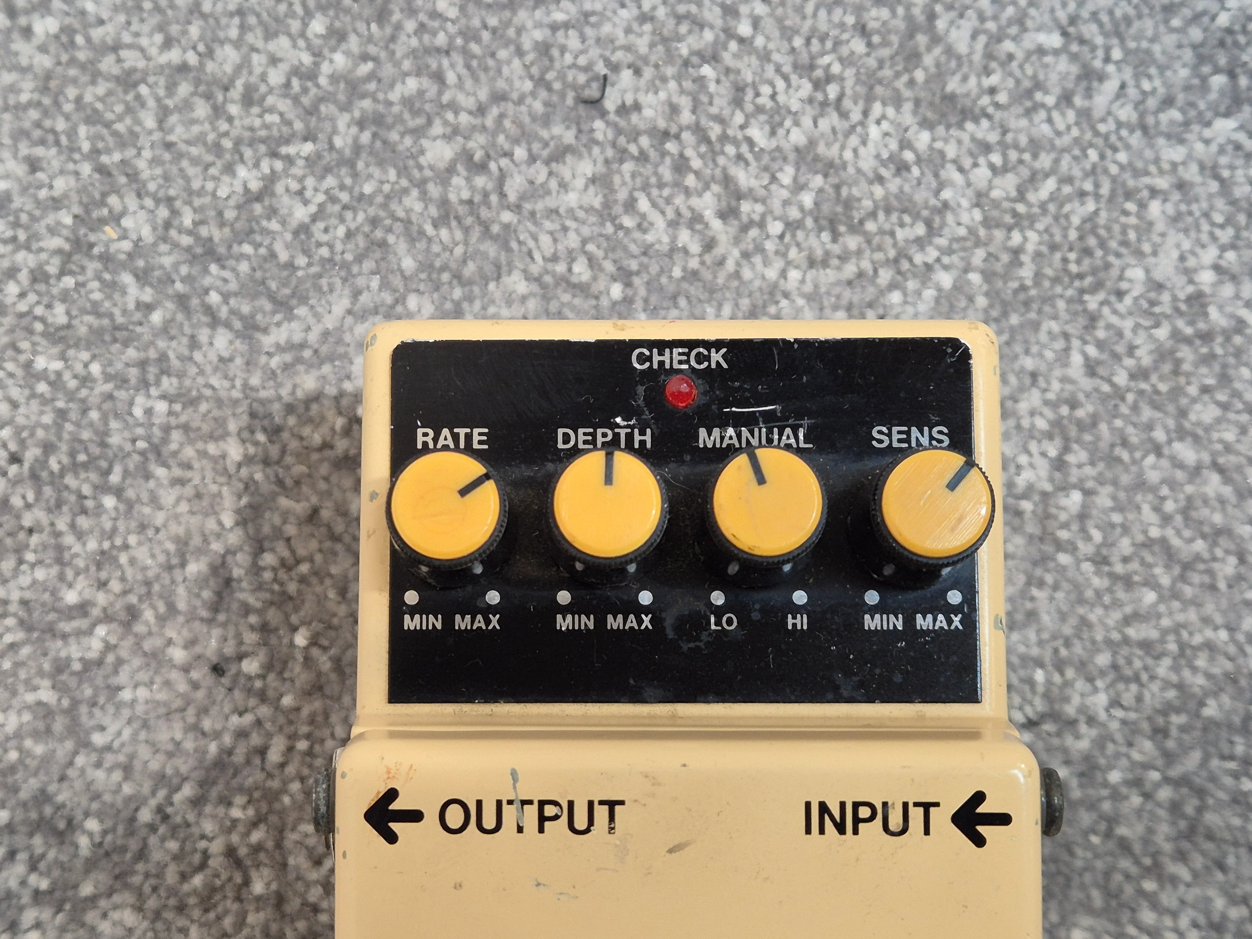 Boss AW-2 Auto Wah - Guitar Effects Pedal - Image 2