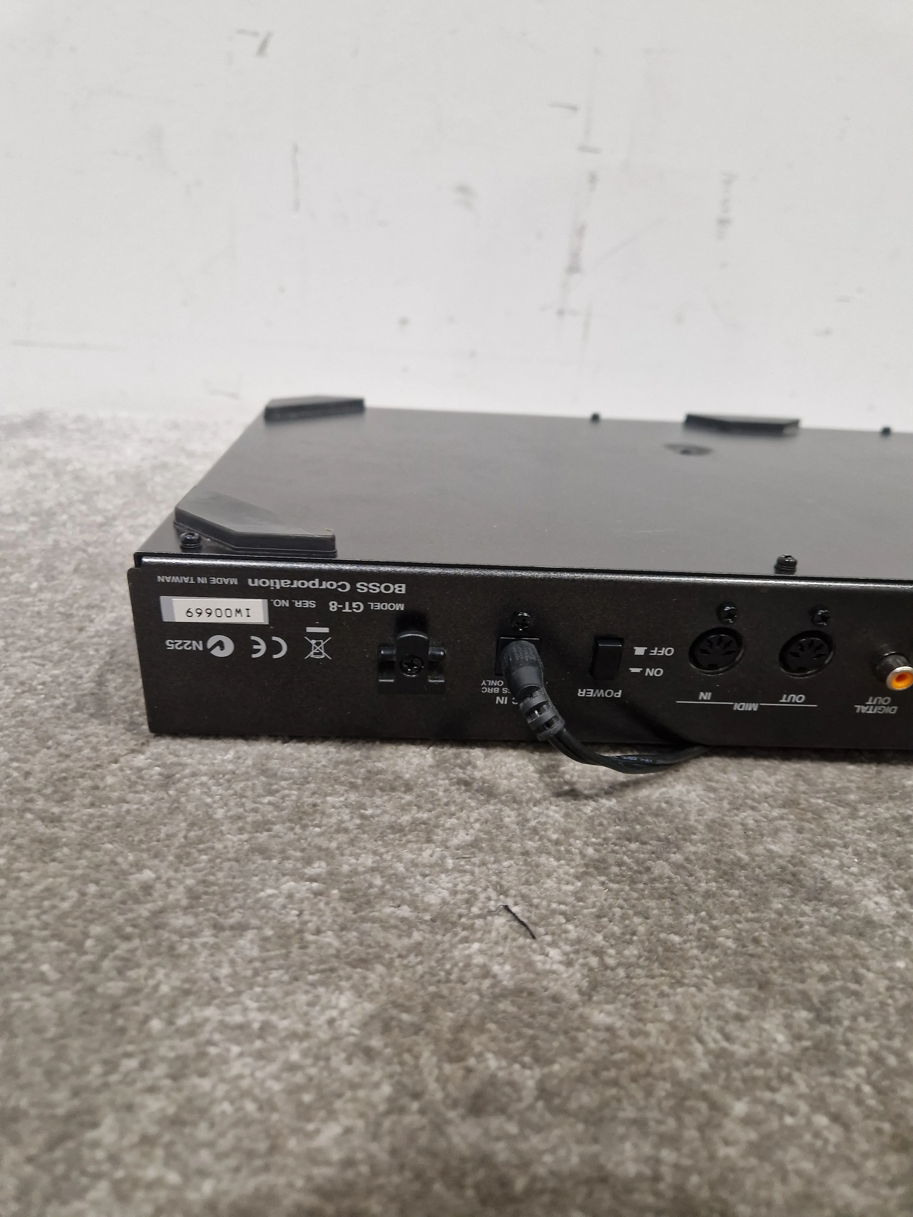 Boss GT-8 - Multi-Effects Processor - Excellent w/ Power Supply - Image 3