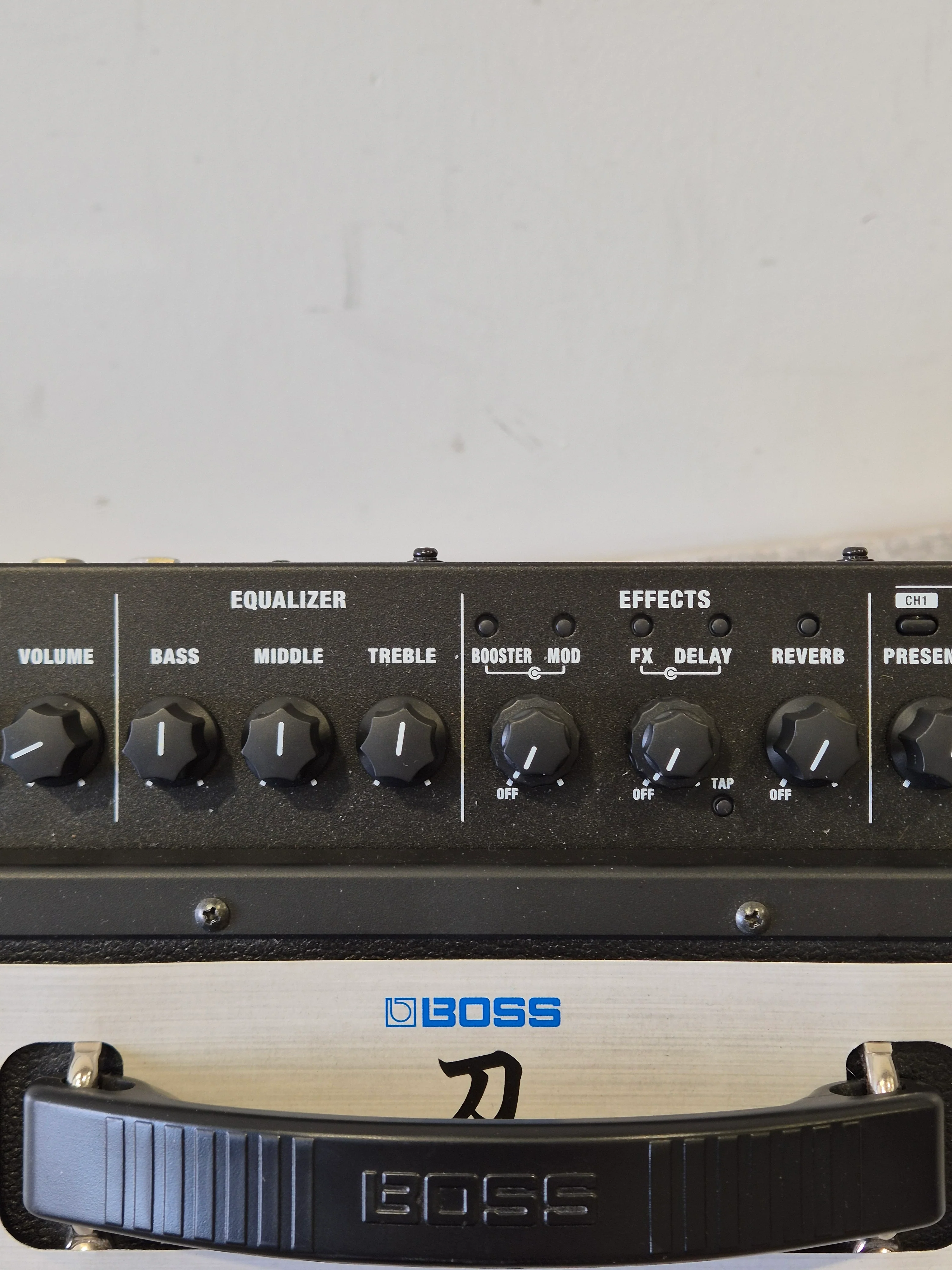 Boss Katana 100w Mk2 1x12" - Modelling Guitar Combo Amplifier - Excellent - Image 4