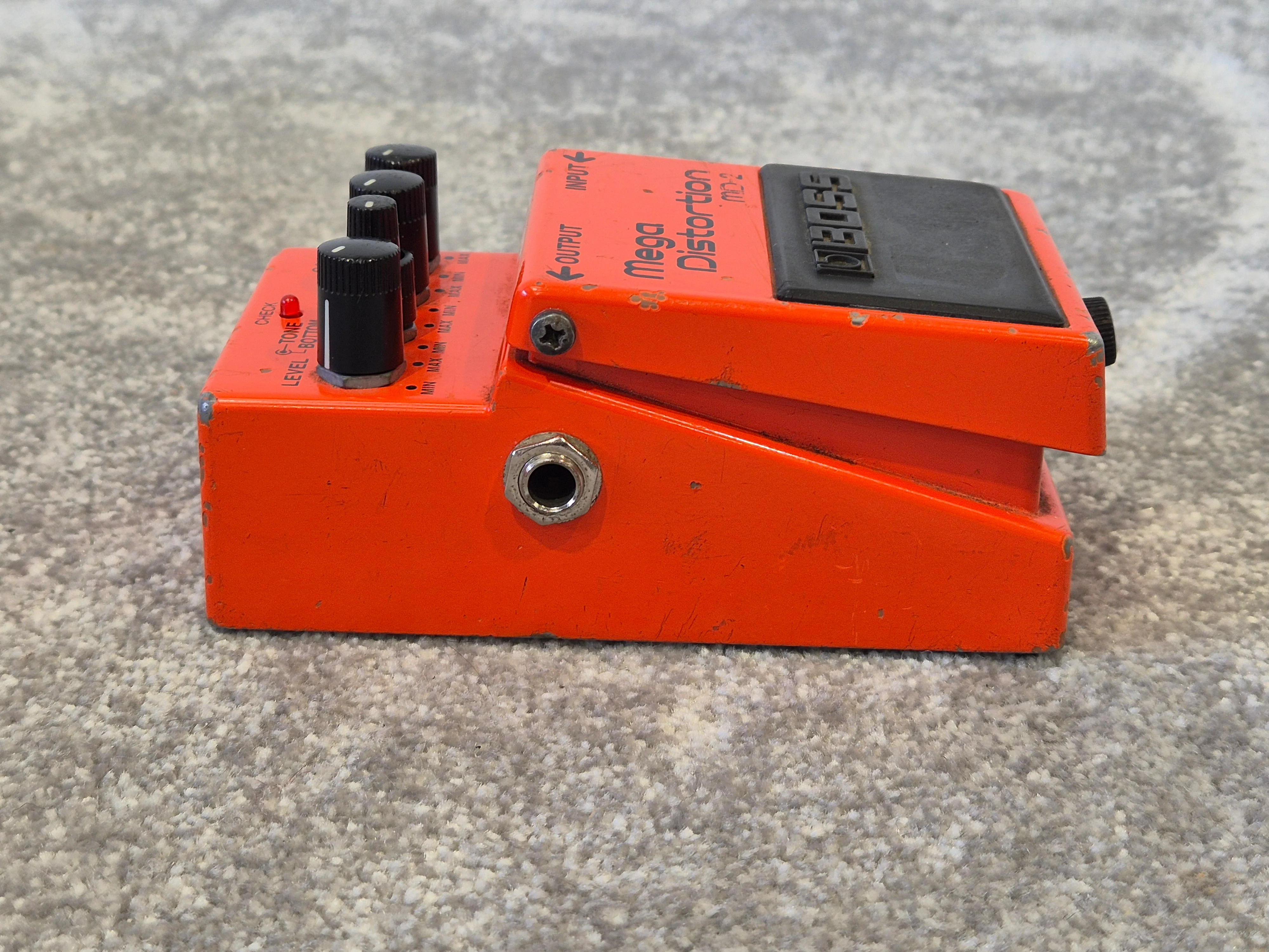 Boss MD-2 - Mega Distortion Guitar Pedal - Image 5
