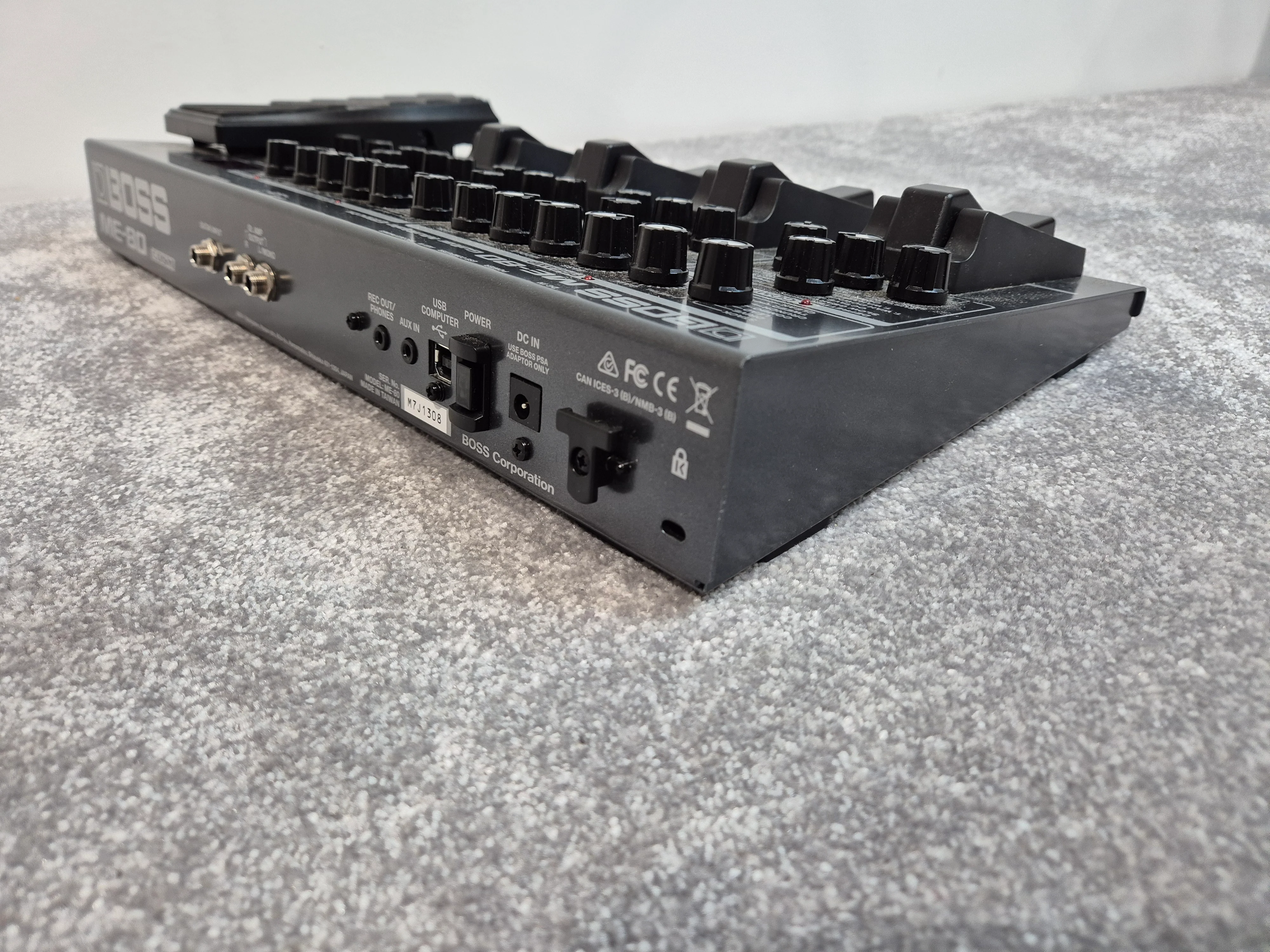 Boss ME-80 - Compact Multi-Effects Pedal - Original Box and Power Supply - Image 3