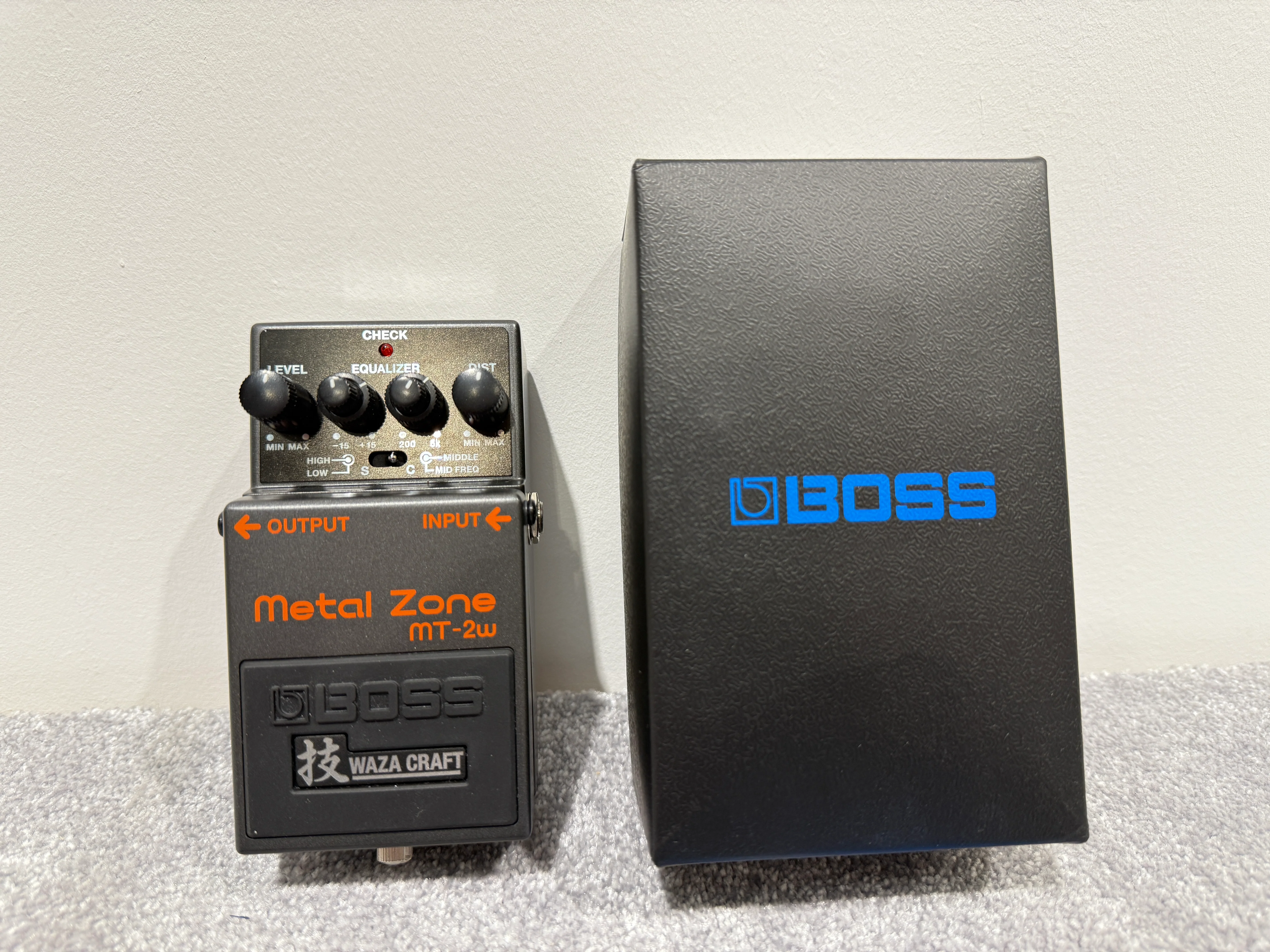 Boss MT-2W Waza Craft Metal Zone - Guitar / Effects Pedal - Image 2