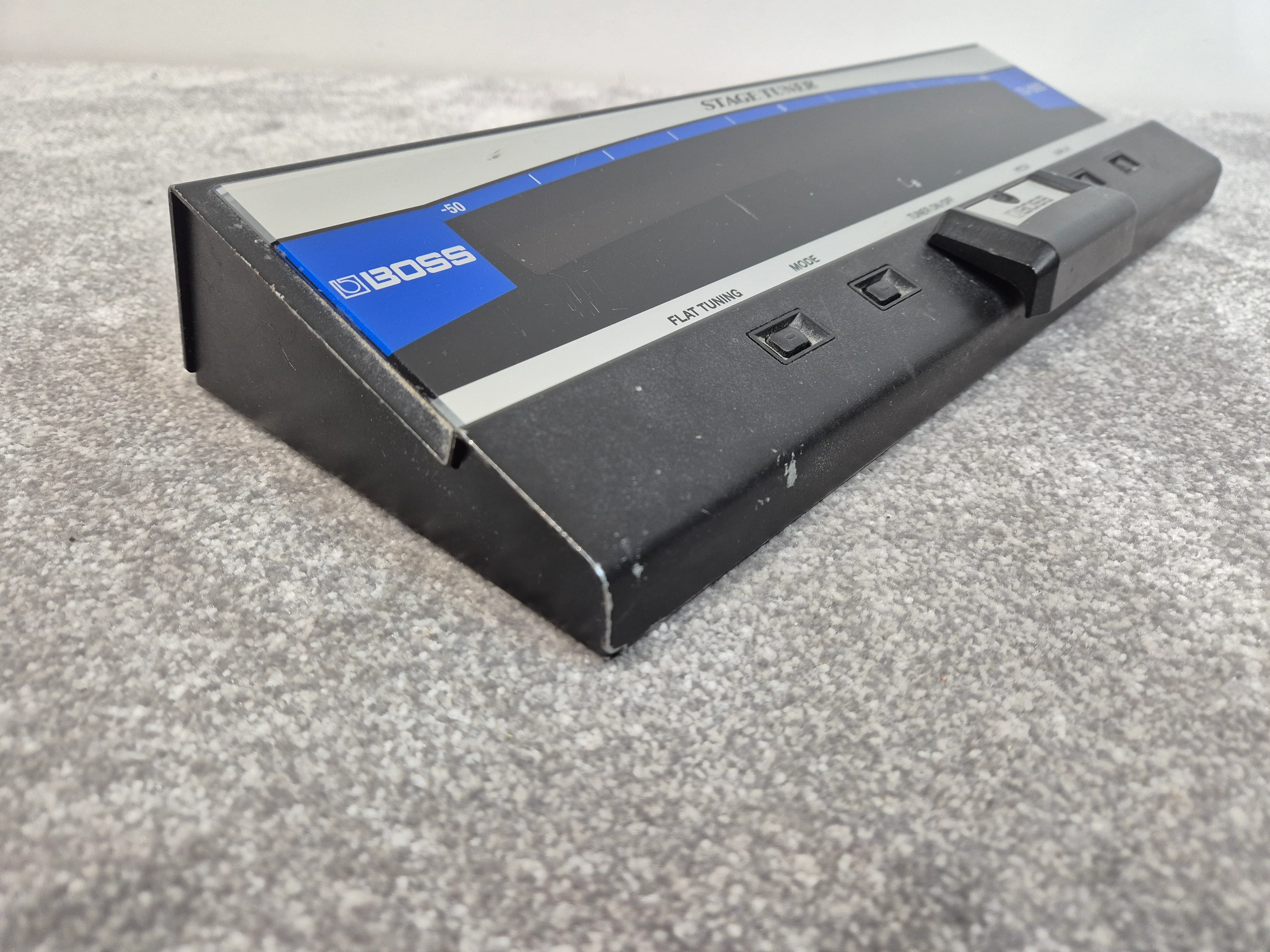 Boss Stage Tuner TU1000 - High-Intensity LED Meter Tuner - Image 4