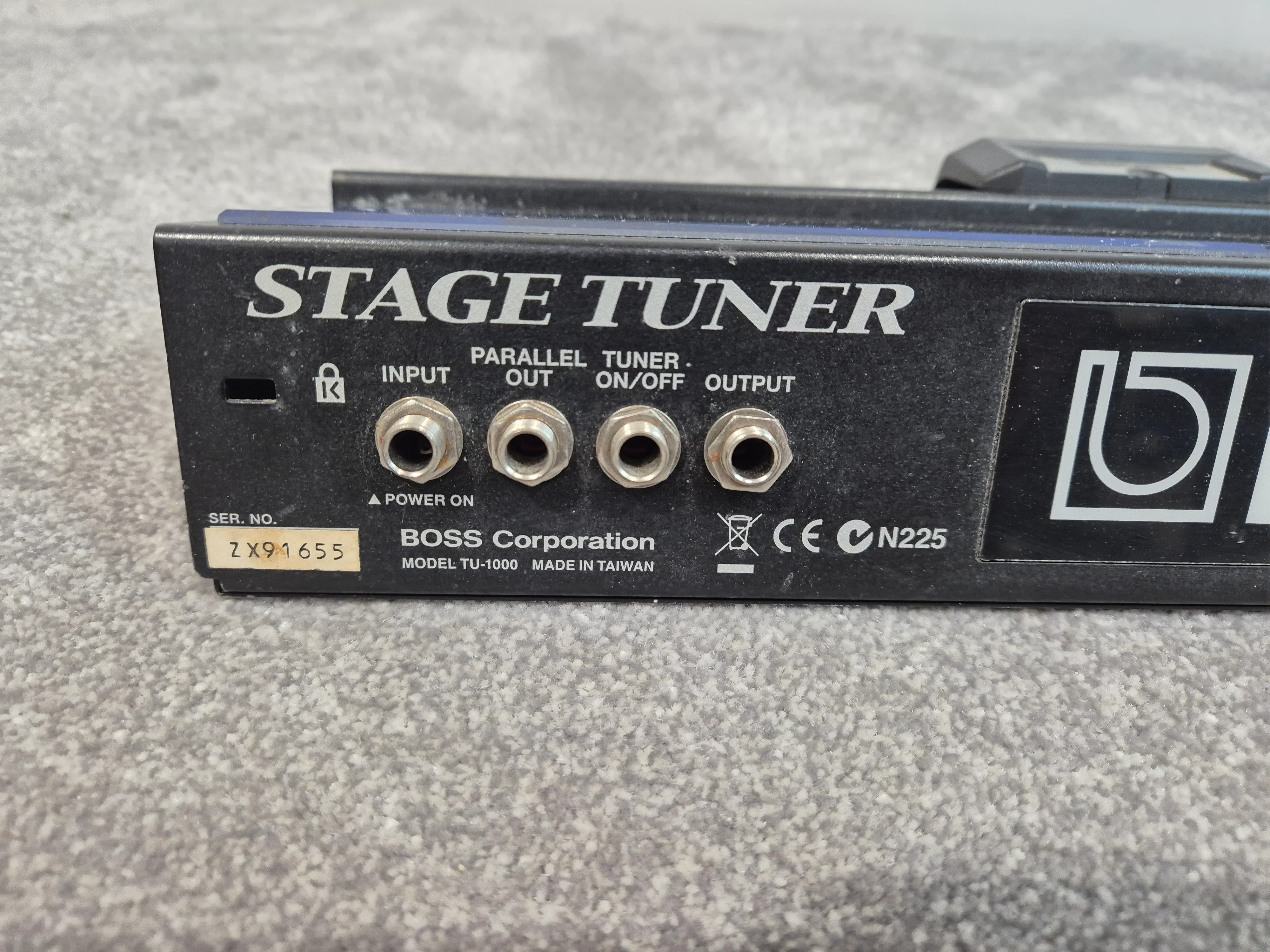 Boss Stage Tuner TU1000 - High-Intensity LED Meter Tuner - Image 7