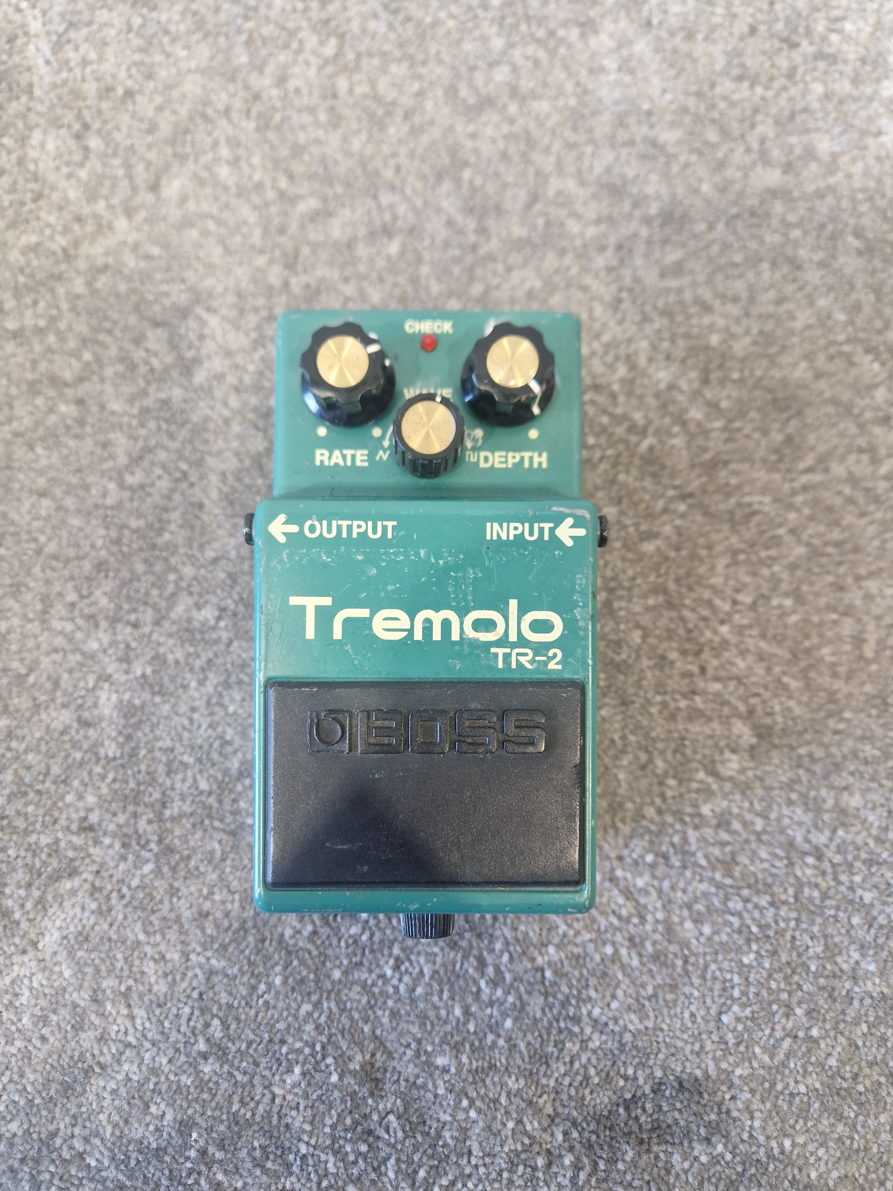 Boss TR-2 Tremolo Pedal – Smooth Wave Control & Classic Modulation – Very Good w/ Box - Image 4