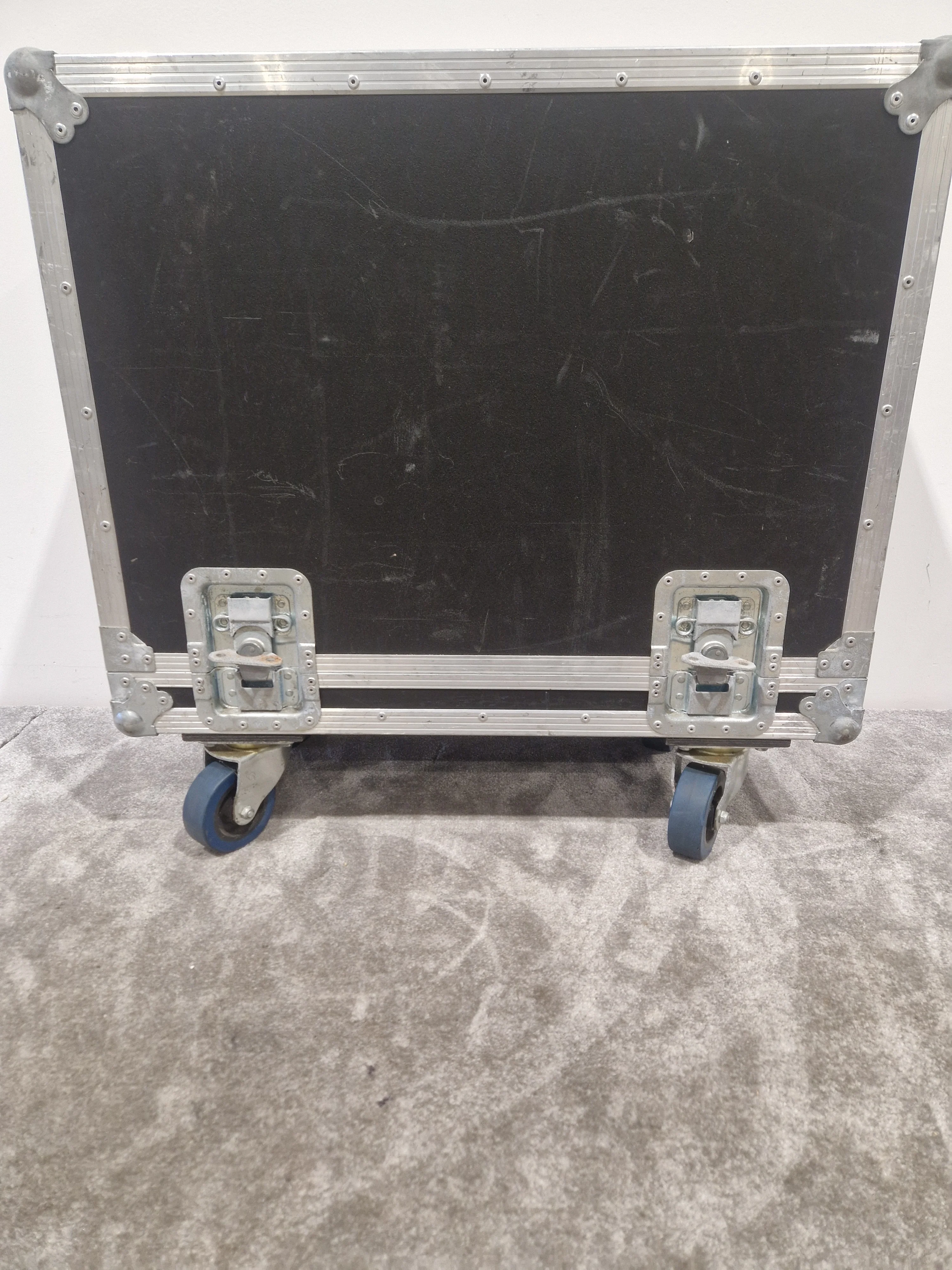 Boss Wheel ON Flight Case, Internal Foam Protection - Durable Transport Solution - Good - Image 11