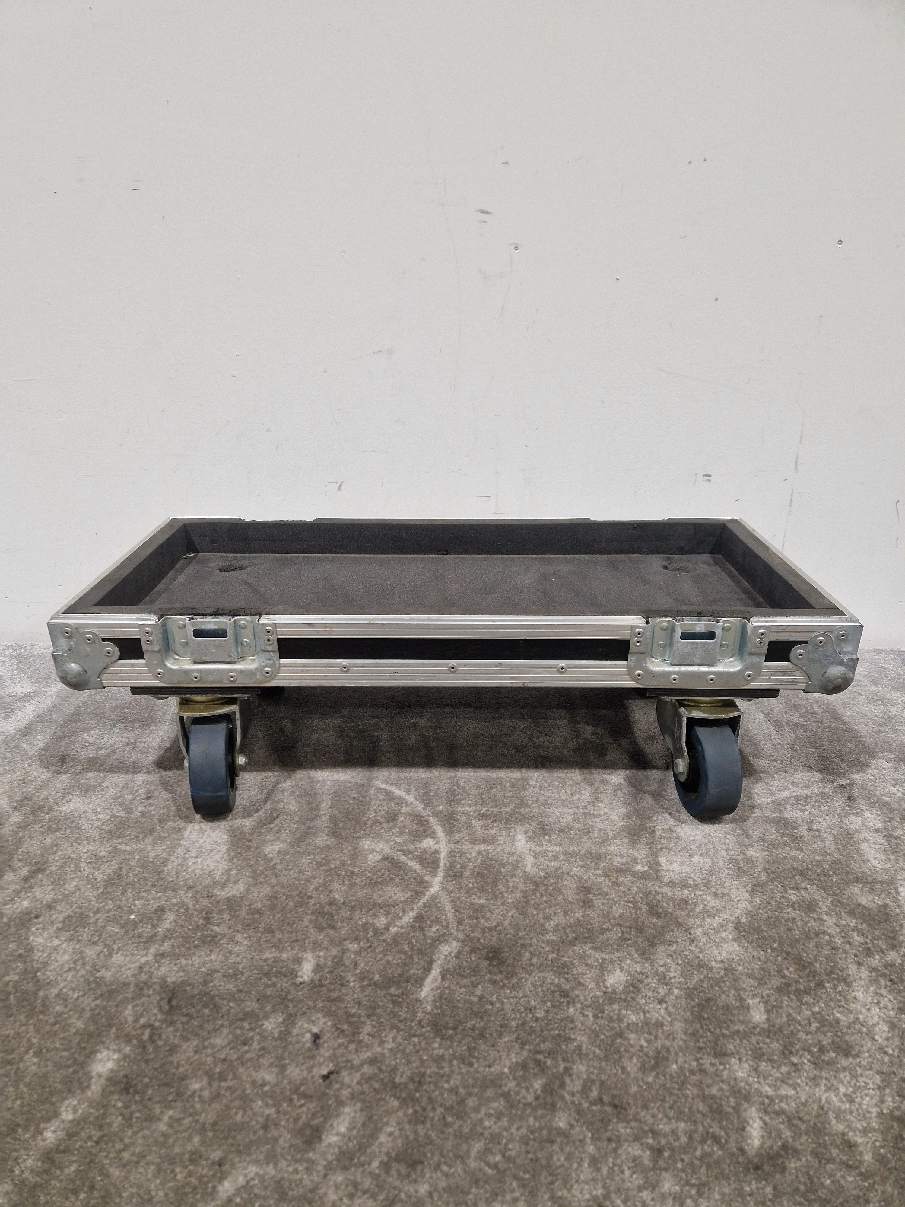 Boss Wheel ON Flight Case, Internal Foam Protection - Durable Transport Solution - Good - Image 6