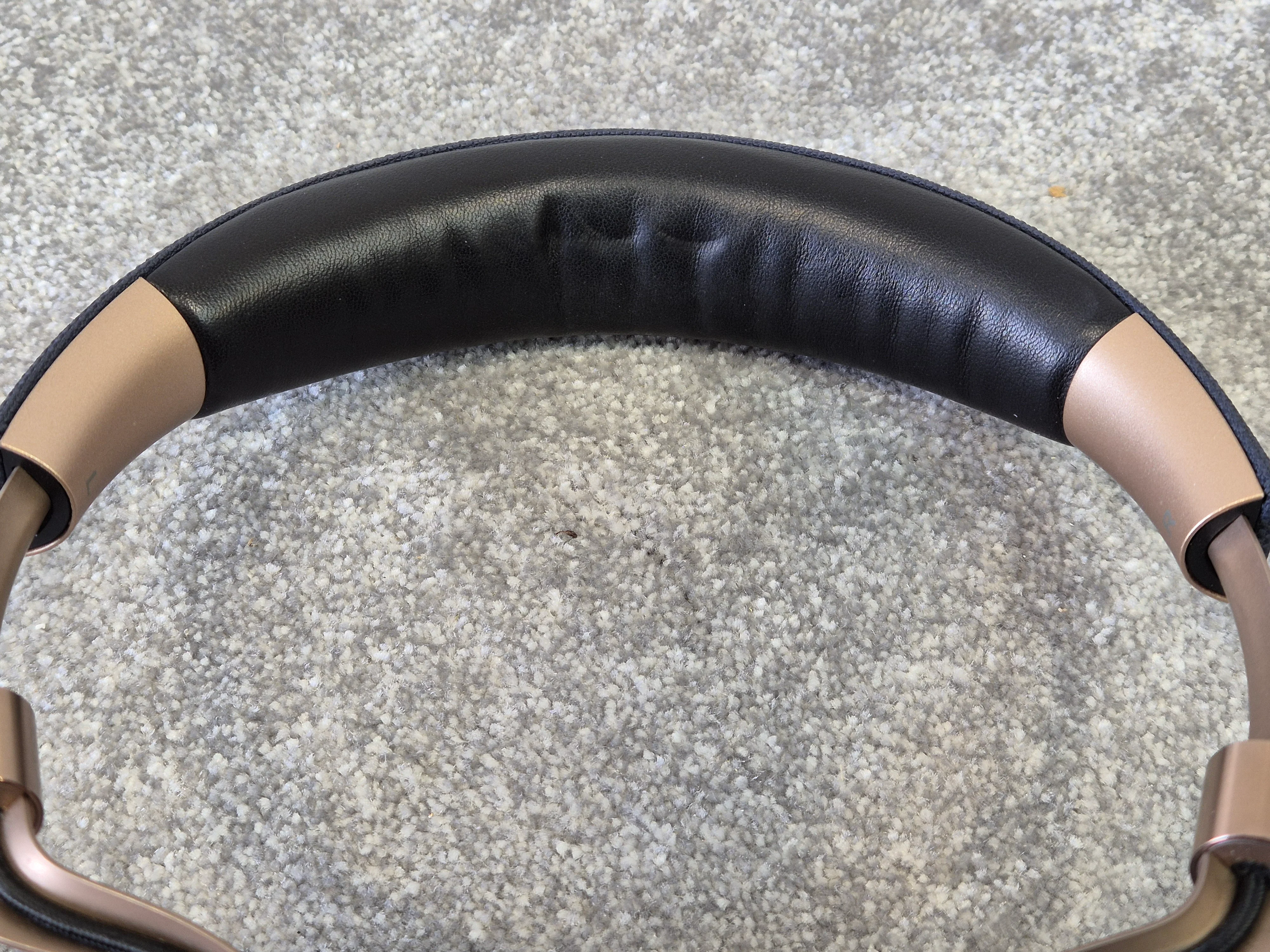 Bowers and Wilkins PX Wireless Headphones w/ Soft Case - Image 5