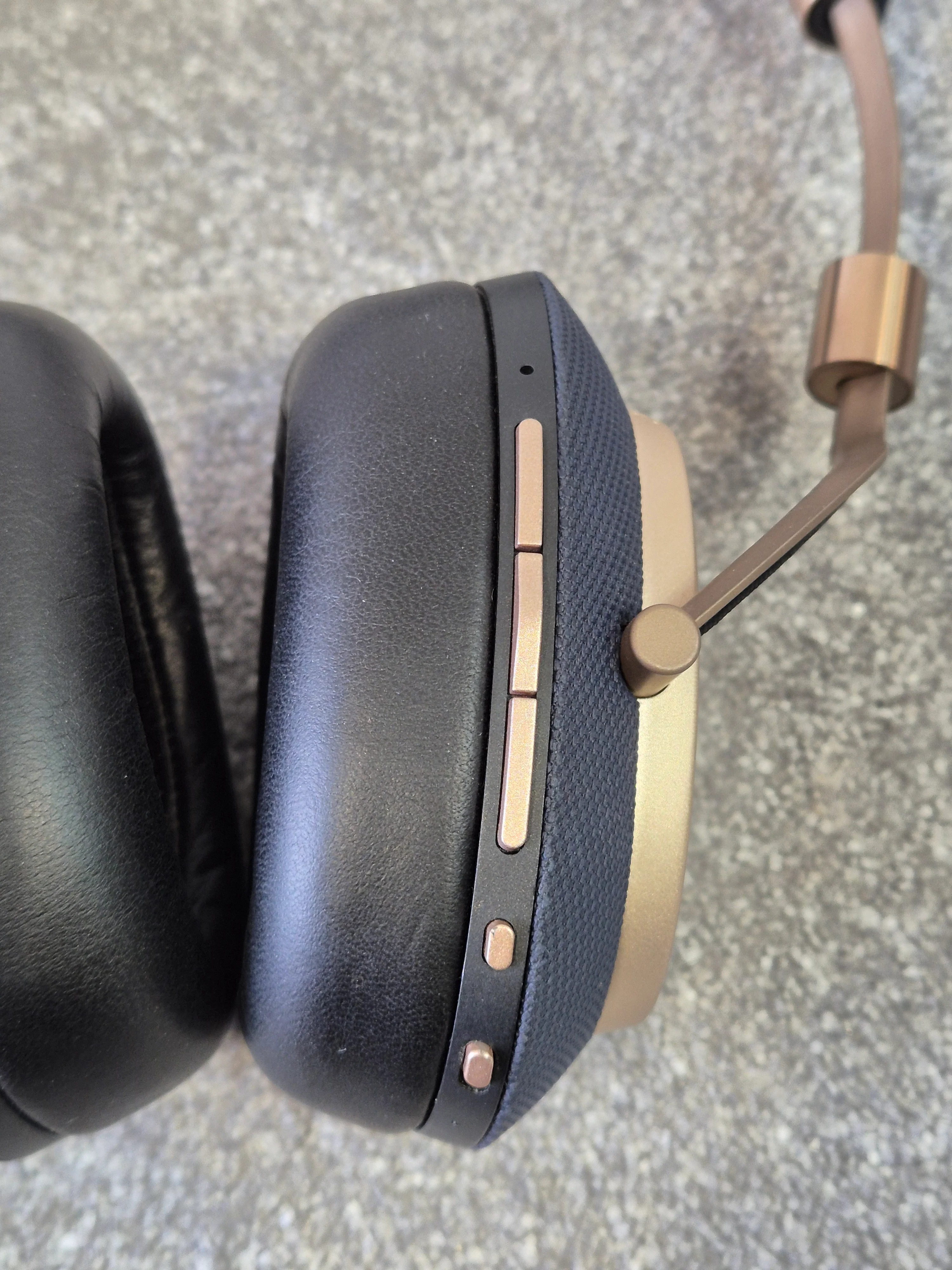 Bowers and Wilkins PX Wireless Headphones w/ Soft Case - Image 8