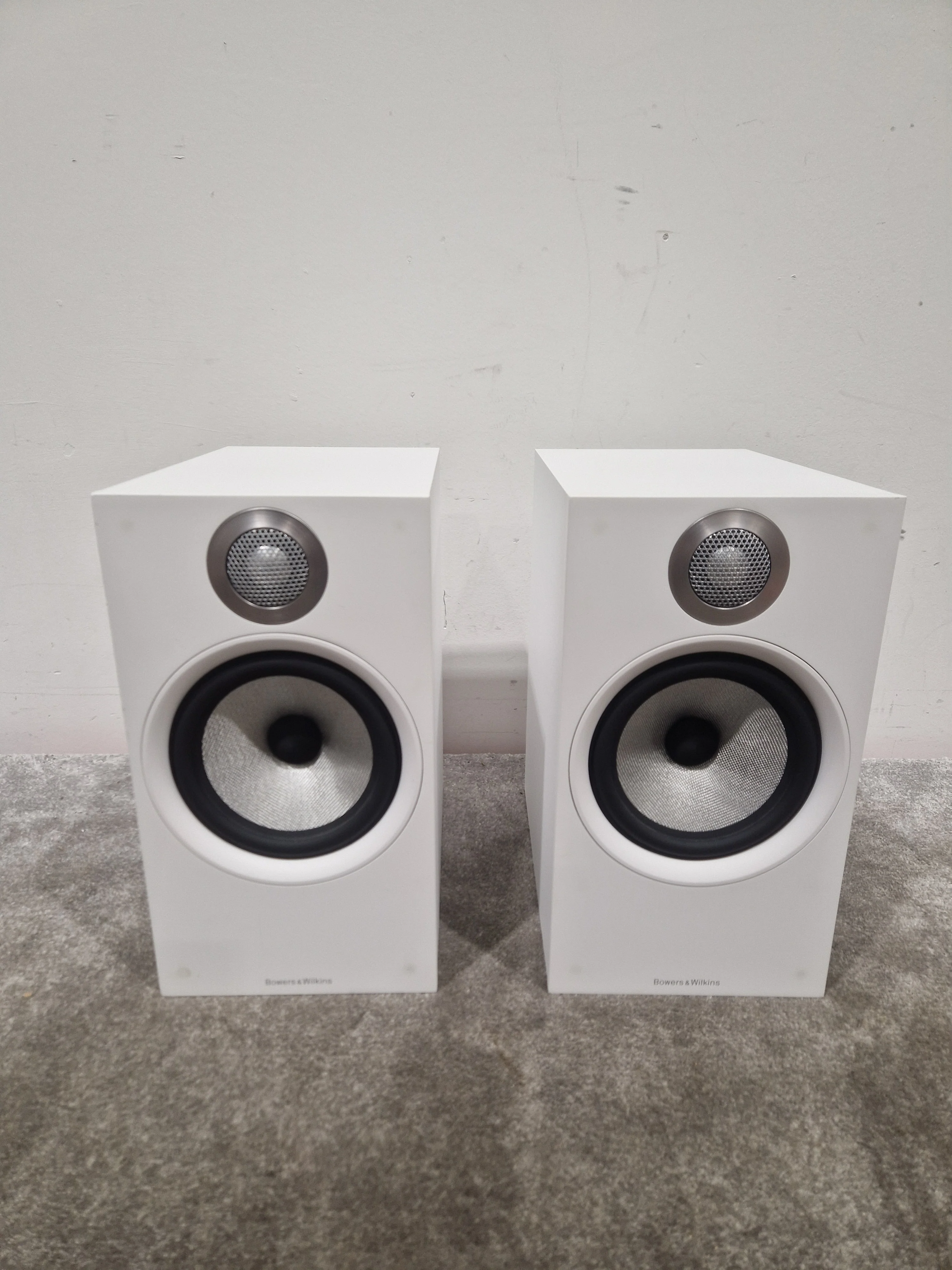 Bowers & Wilkins 606 - Bookshelf Speakers - Pair - White - Excellent - Image 5