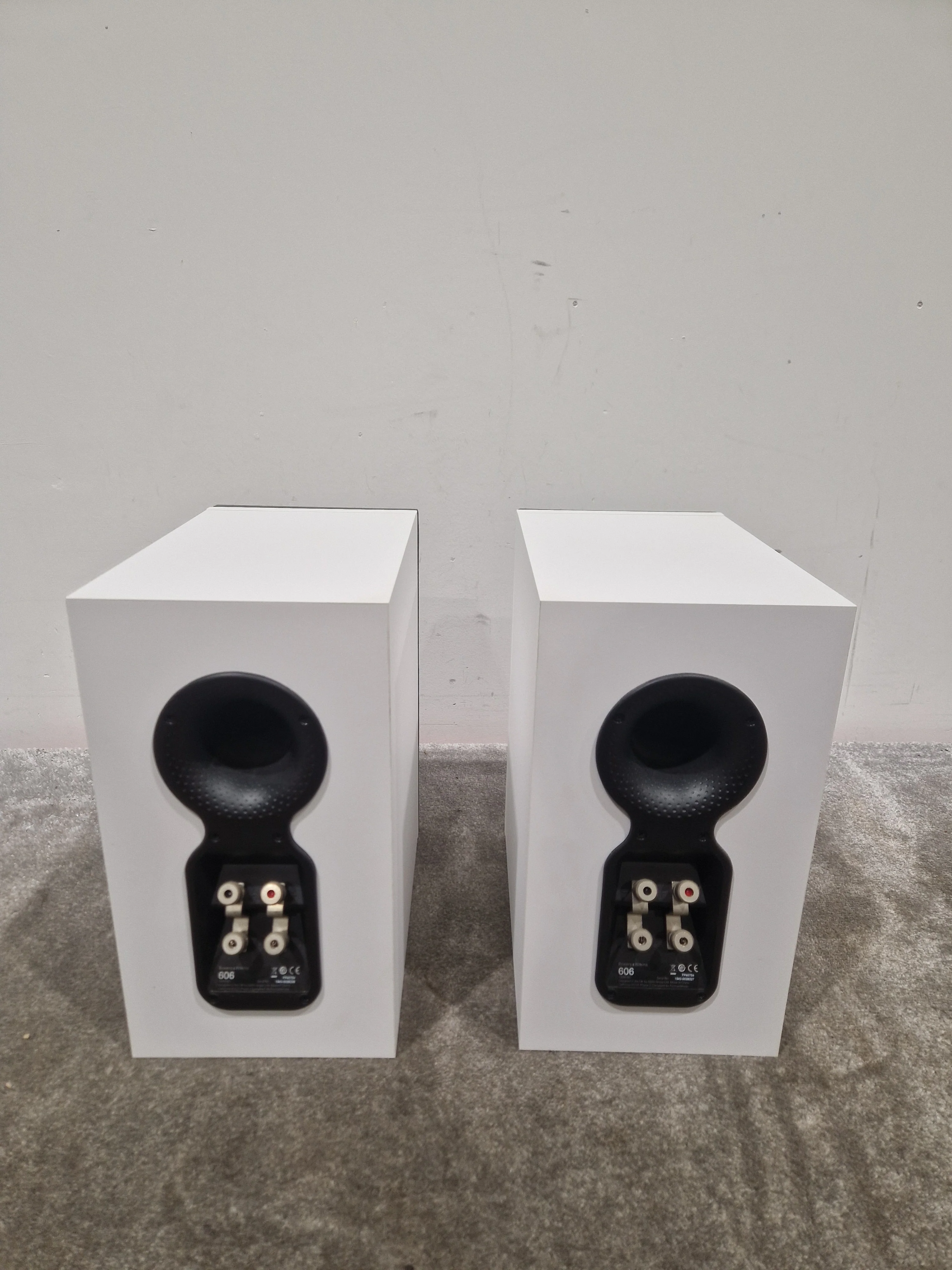 Bowers & Wilkins 606 - Bookshelf Speakers - Pair - White - Excellent - Image 9