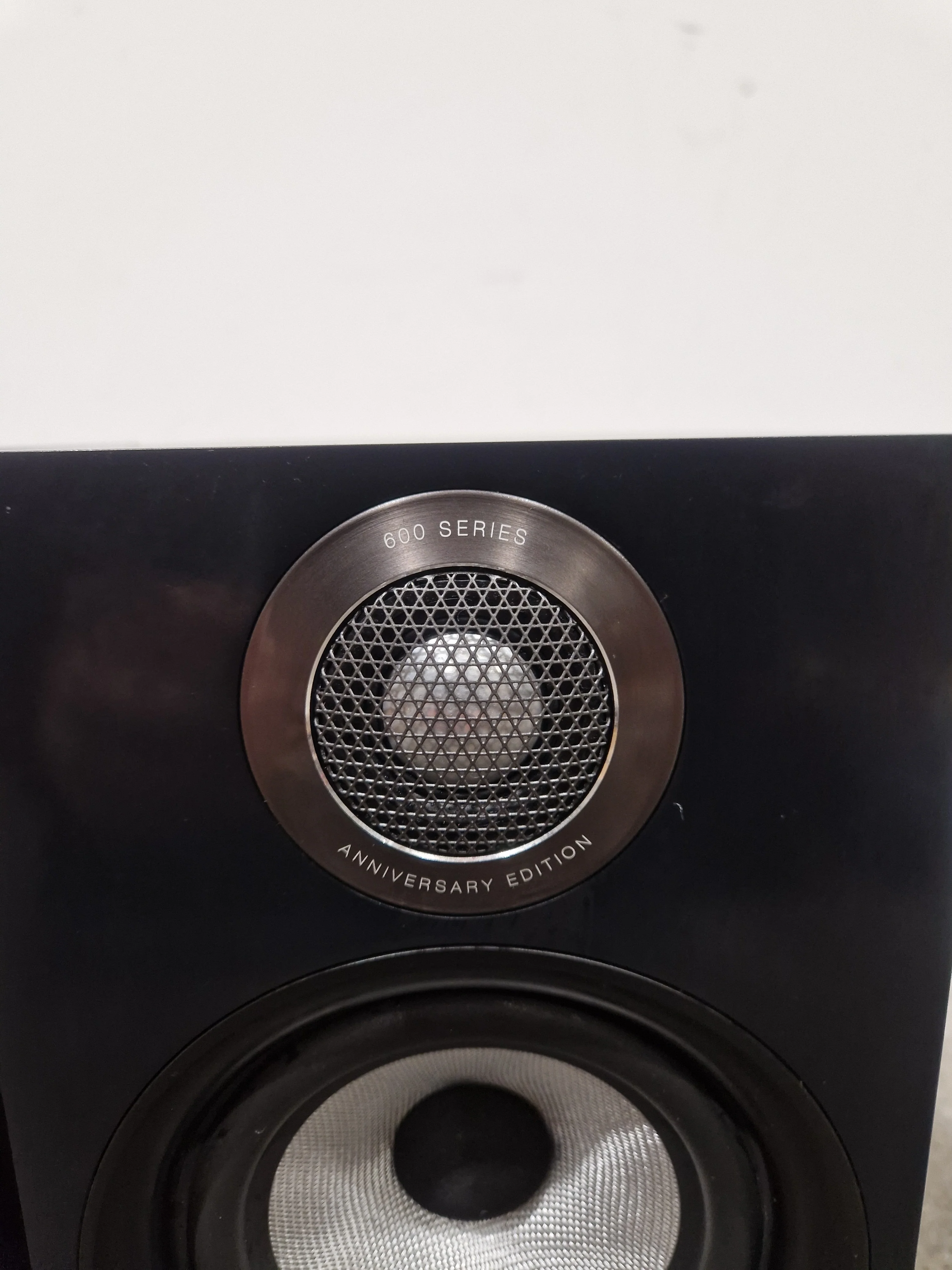 Bowers & Wilkins 607 S2 Anniversary Edition - Bookshelf Speakers - Pair - Black - Good - Image 9