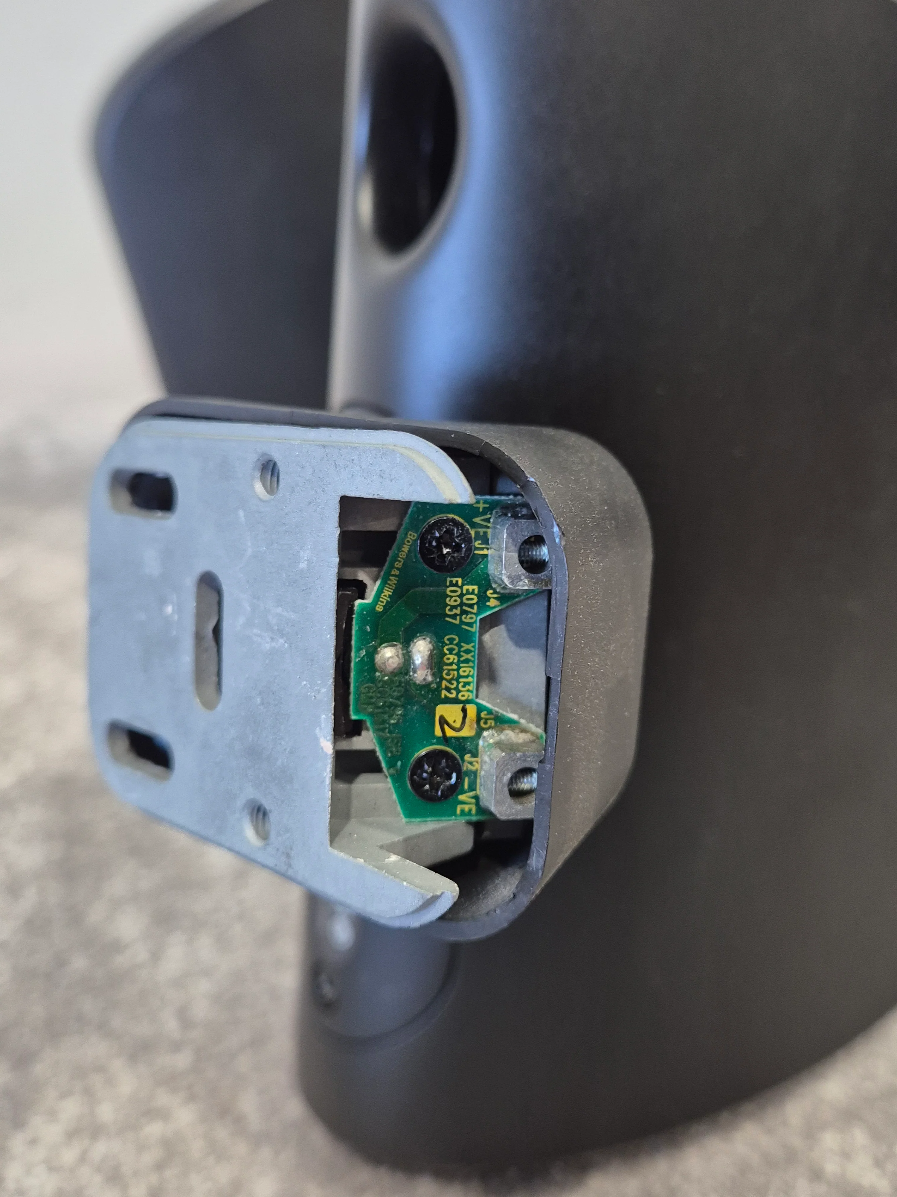 Bowers & Wilkins MT-50- Mini Theatre System (Spares or Repairs) - Image 9