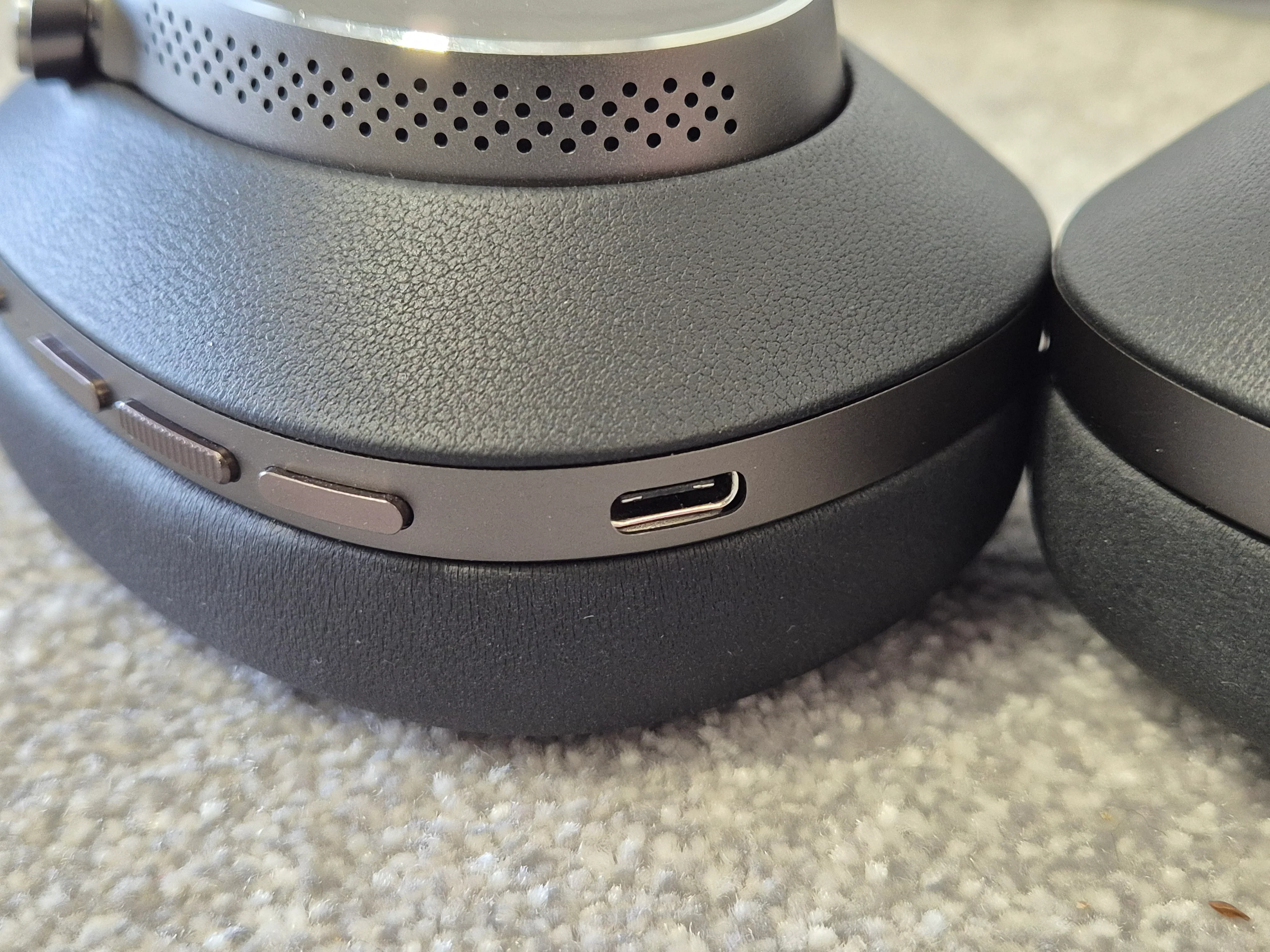 Bowers & Wilkins PX8 - Wireless Headphones w/ Original Box - Image 10
