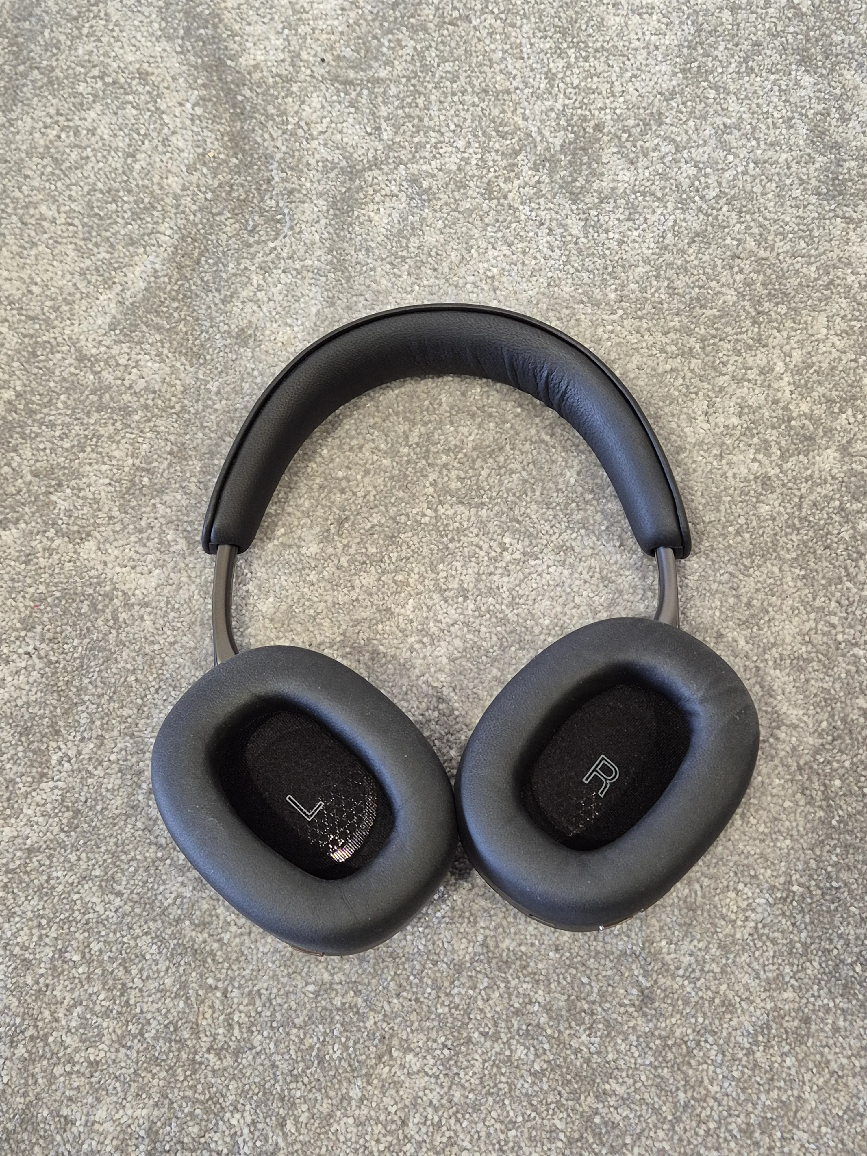 Bowers & Wilkins PX8 - Wireless Headphones w/ Original Box - Image 3