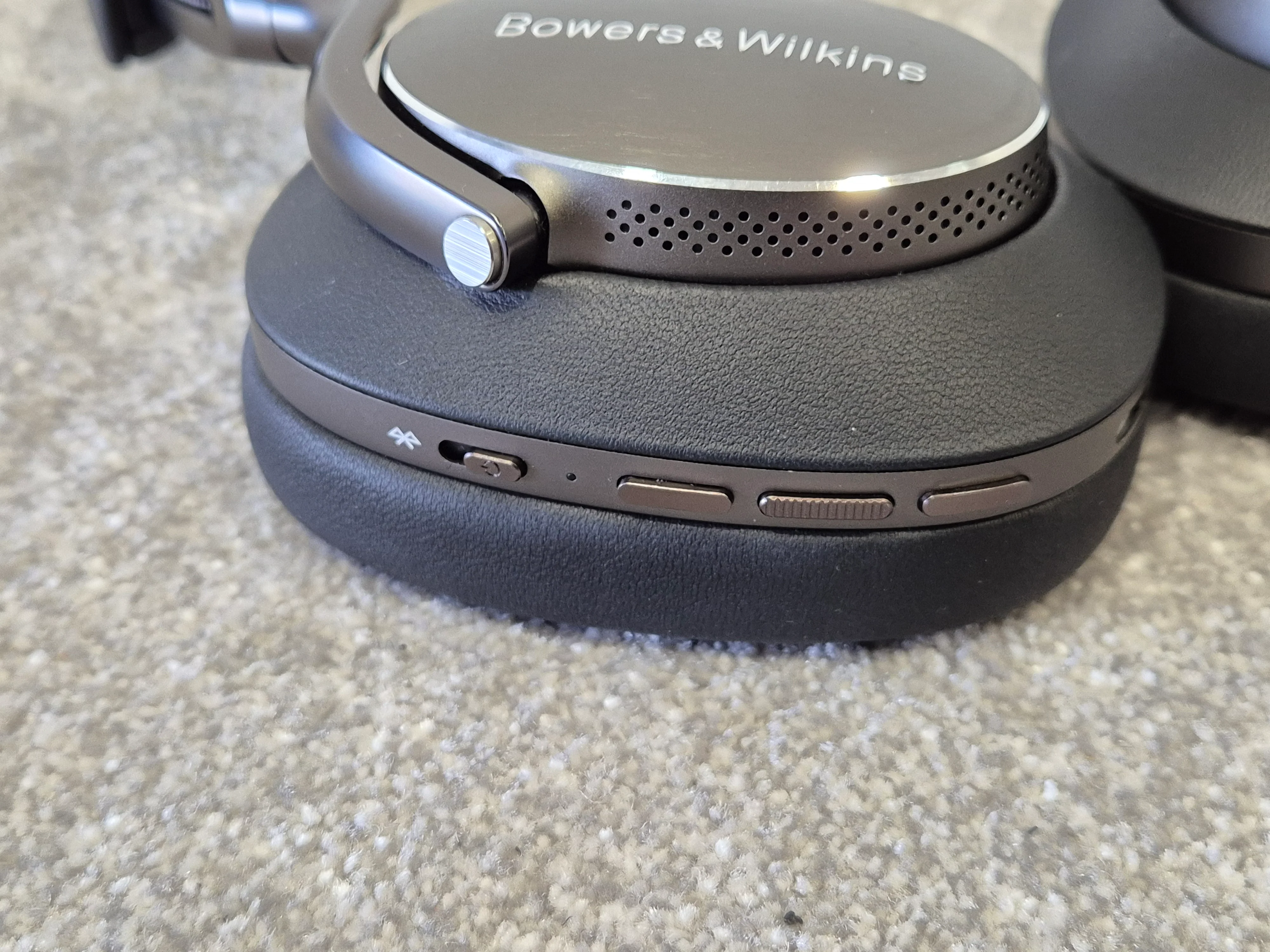 Bowers & Wilkins PX8 - Wireless Headphones w/ Original Box - Image 8