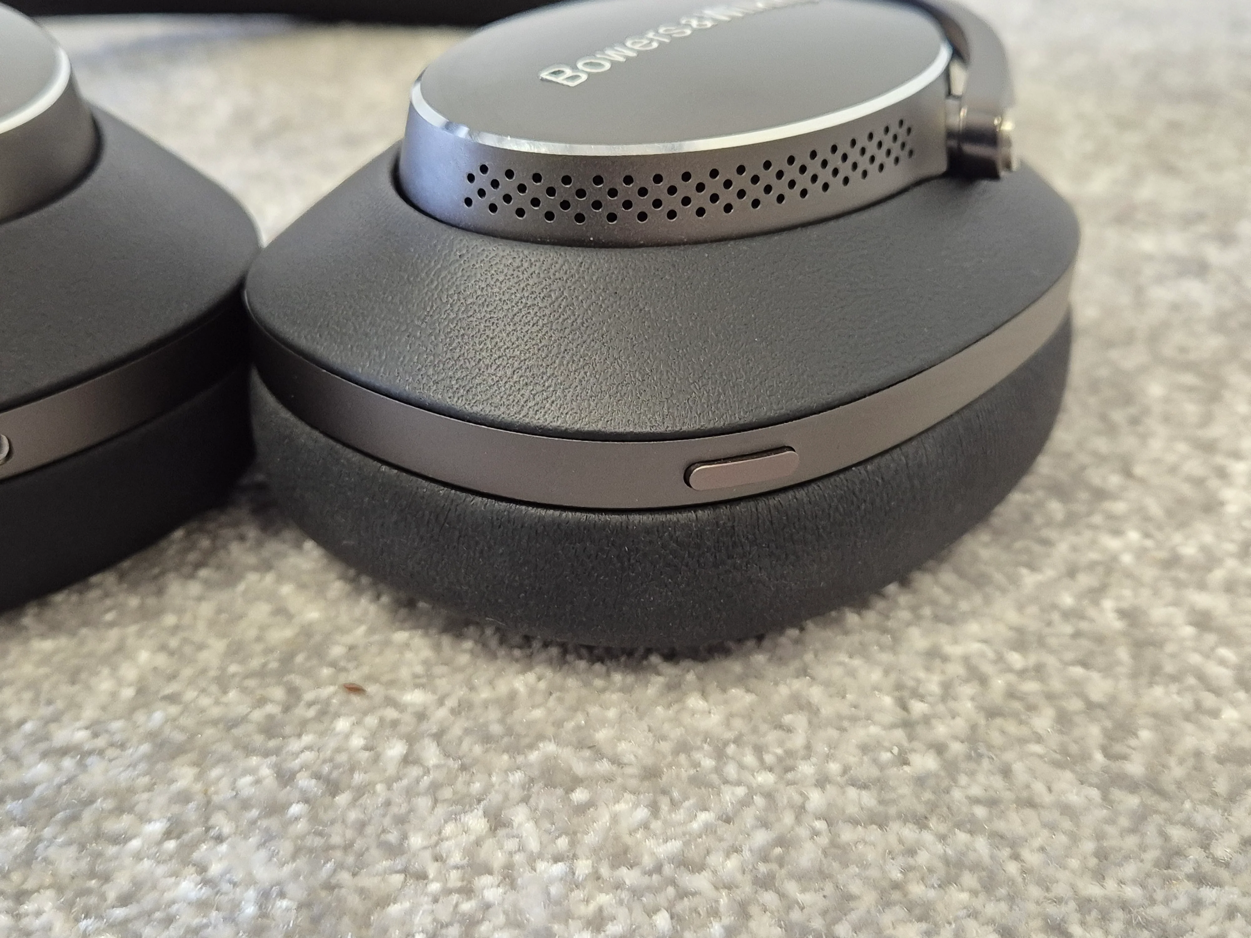 Bowers & Wilkins PX8 - Wireless Headphones w/ Original Box - Image 9