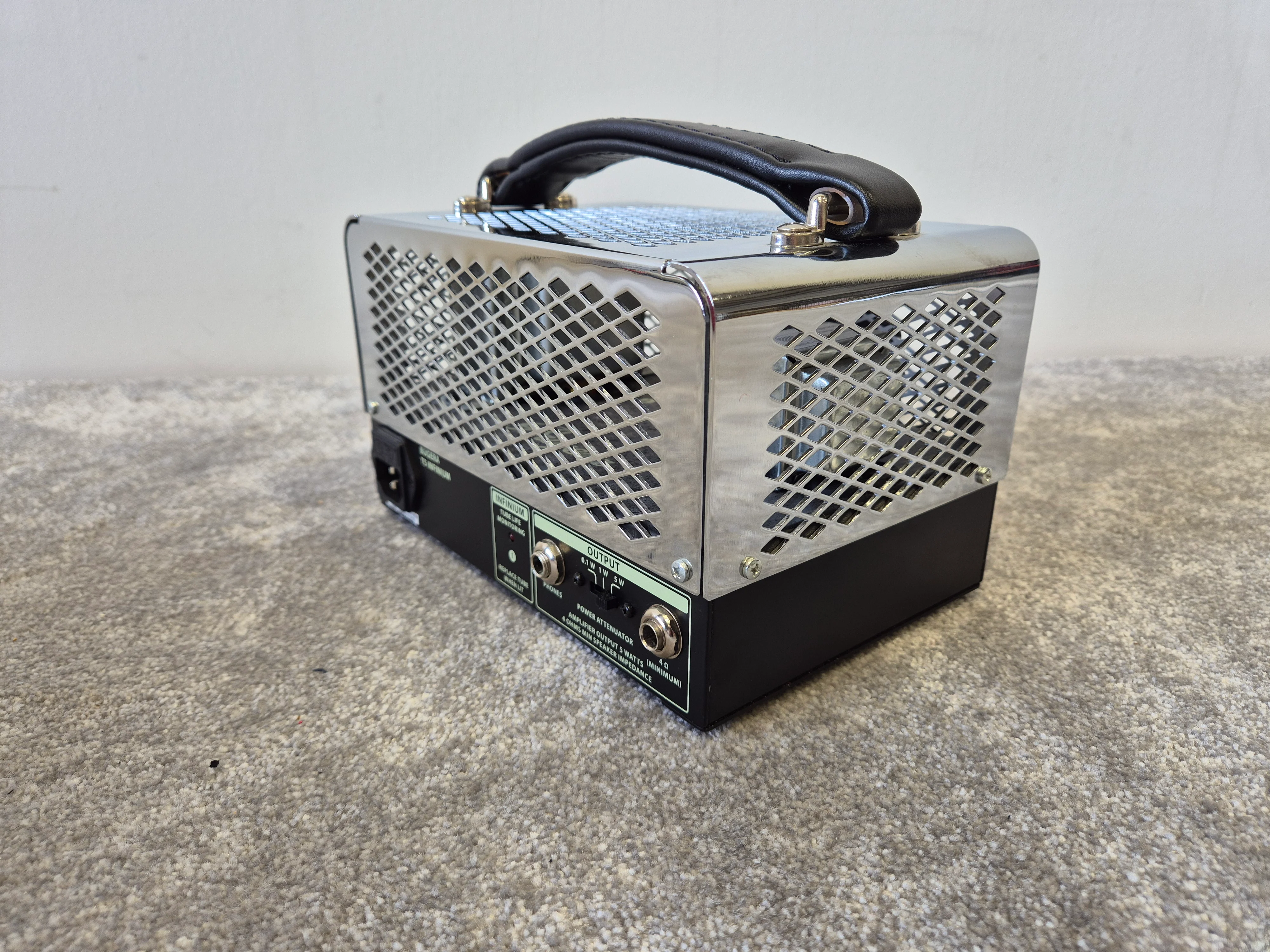Bugera T5 INFINIUM - 5-watt All-Tube Guitar Amplifier Head - Image 3