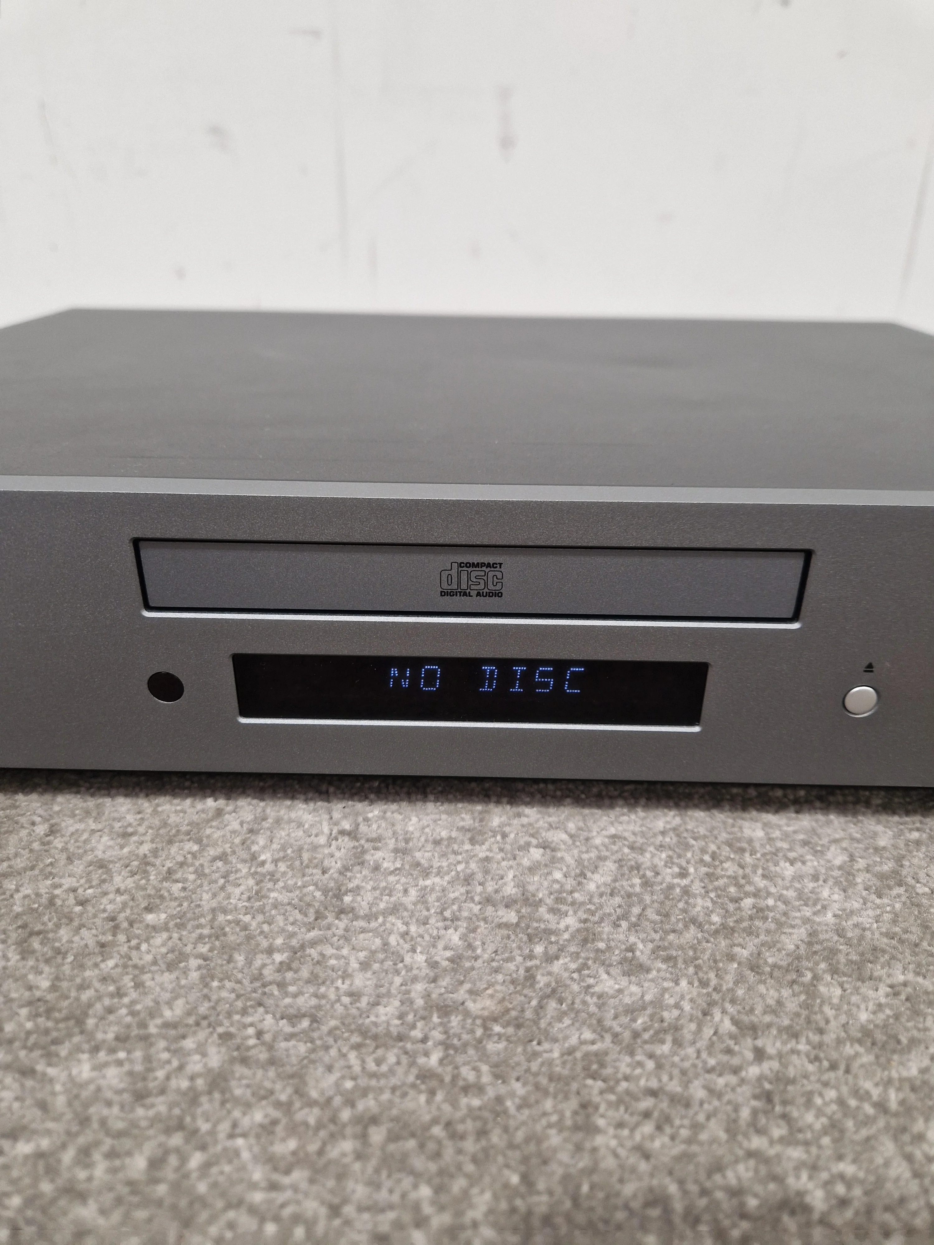 Cambridge Audio AXC35 - High-Precision CD Player - Excellent w/ Power Supply - Image 3