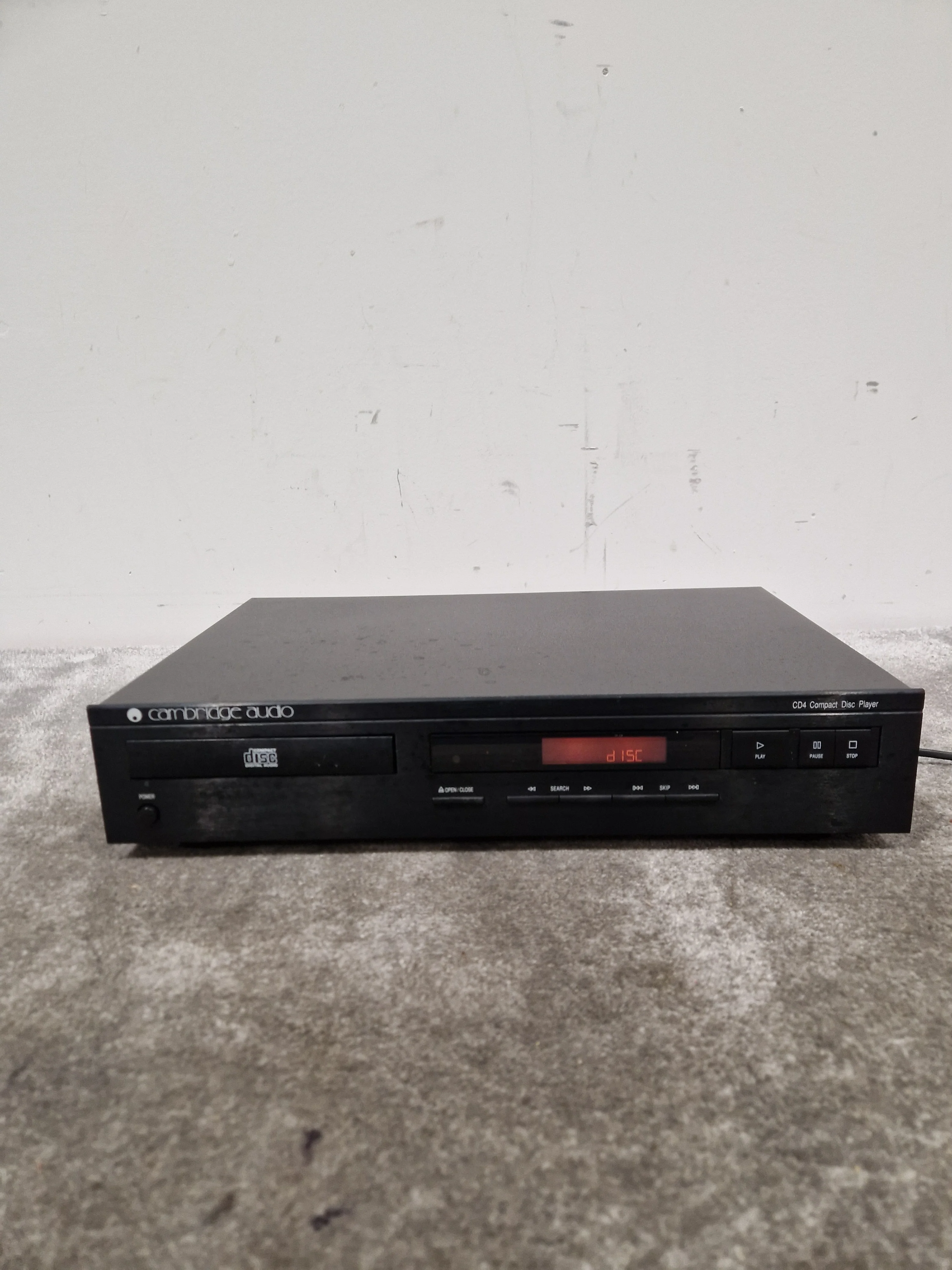 Cambridge Audio CD4 - High-Fidelity CD Player - Very Good w/ Power Supply - Image 3