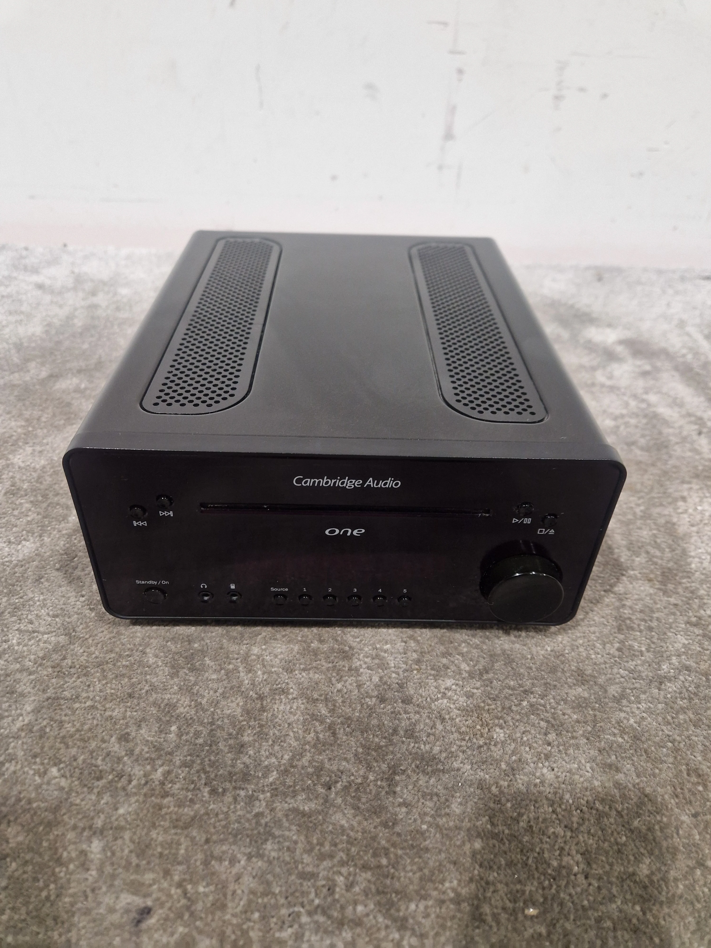 Cambridge Audio One - All-in-One Music System - Black - Excellent - Image 9