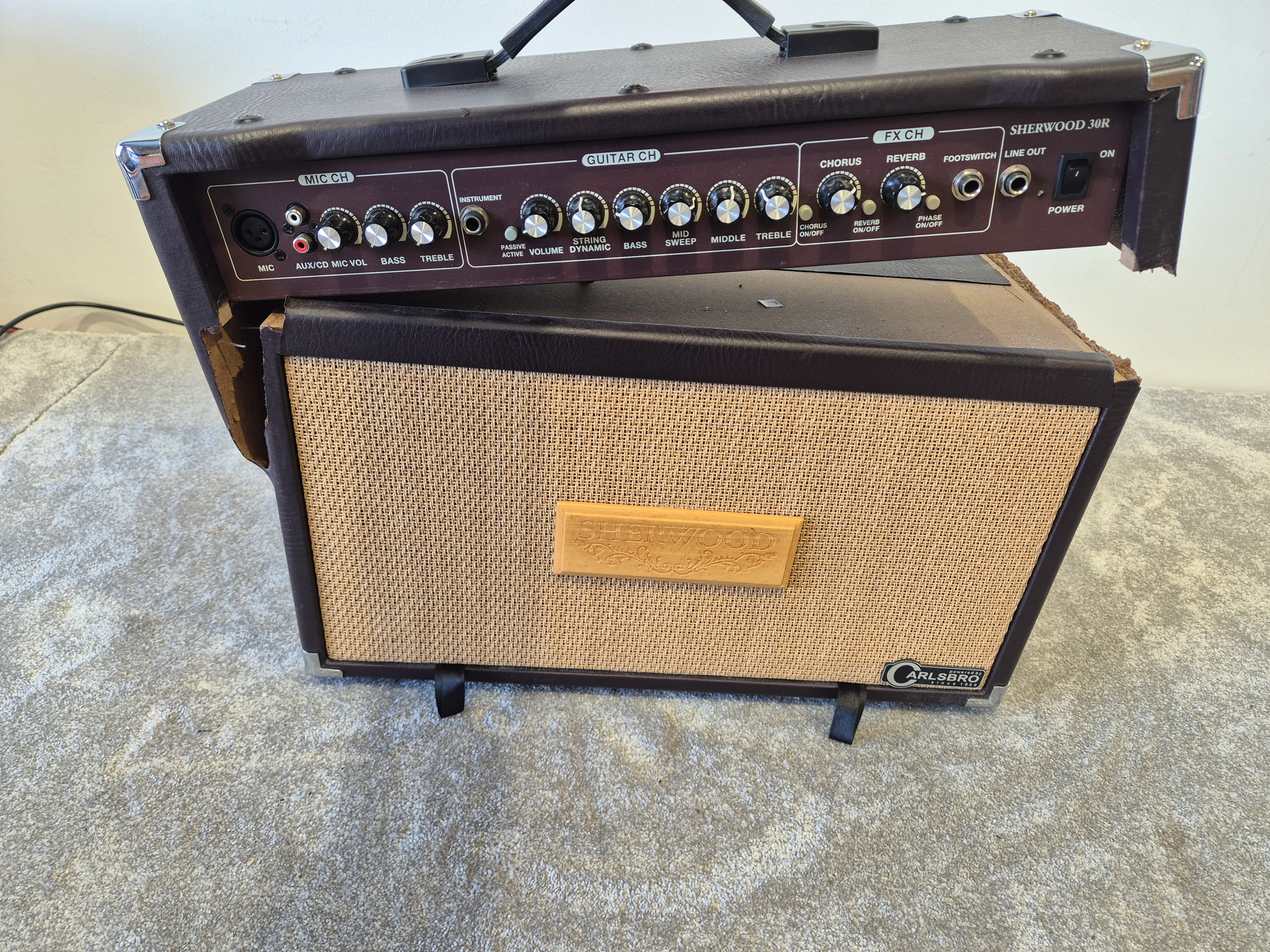 Carlsbro Sherwood 30R Acoustic Combo Amplifier - Solid-State Amplifier (Spares or Repairs) - Image 2
