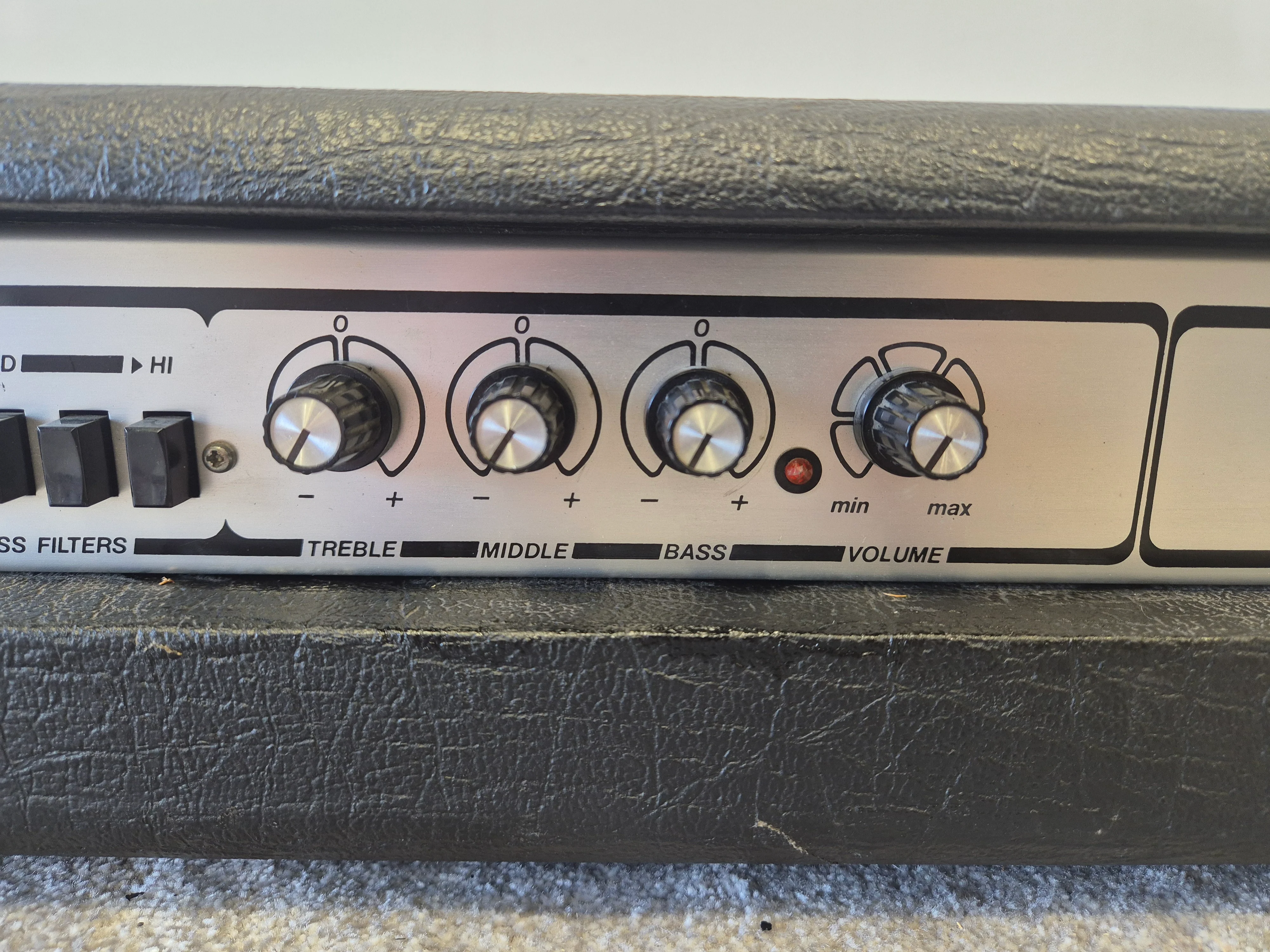 Carlsbro Stingray 150watt Bass Amplifier Head - Image 3