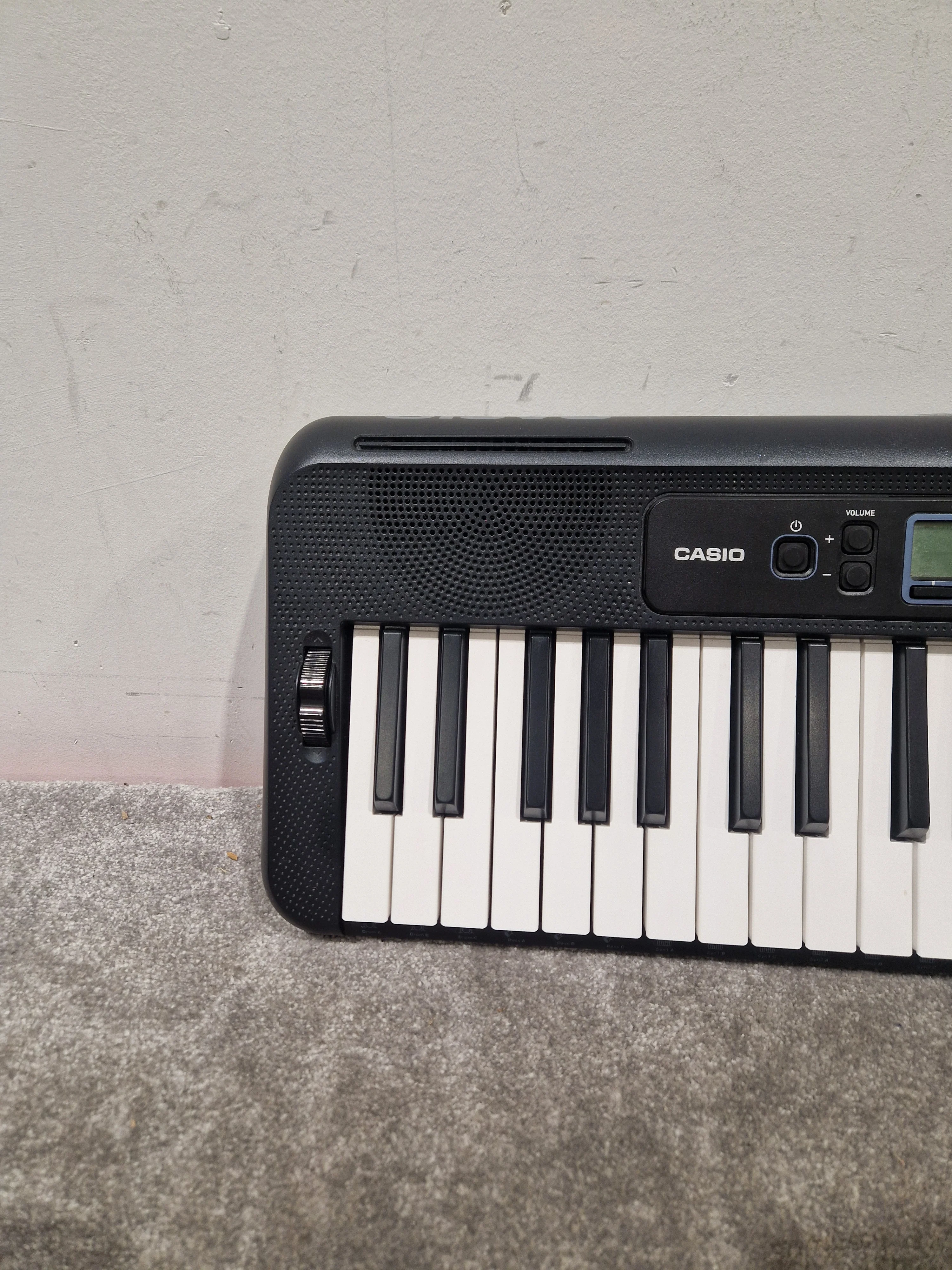 Casio CT-S300 - Electronic Keyboard - Black - Excellent w/ Power Supply - Image 6