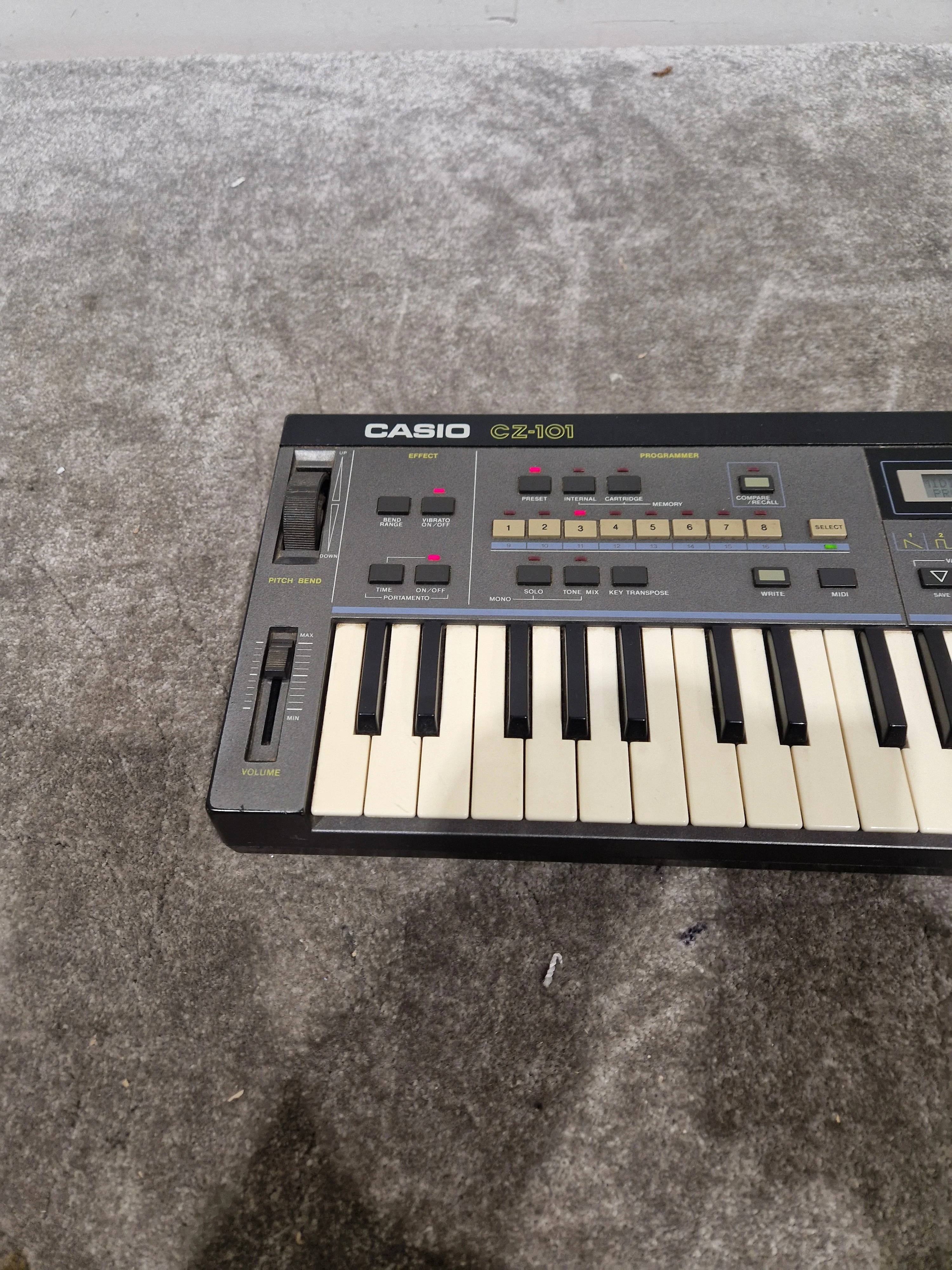Casio CZ-101 - Compact Digital Synthesizer - Excellent w/ Power Supply - Image 7