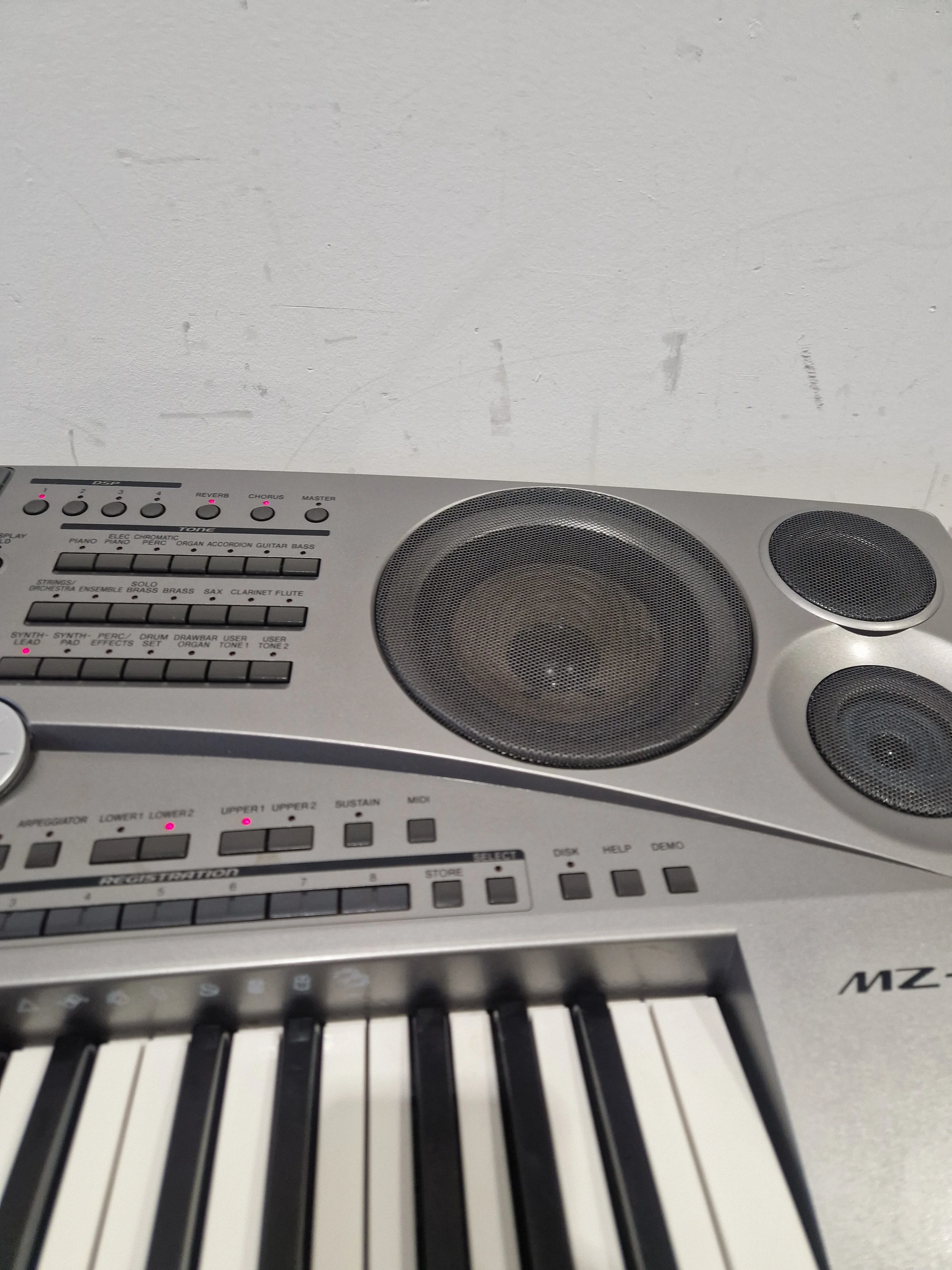 Casio MZ-2000 - Keyboard Workstation - Silver/Gray - Excellent w/ Power Supply & Manuals - Image 7