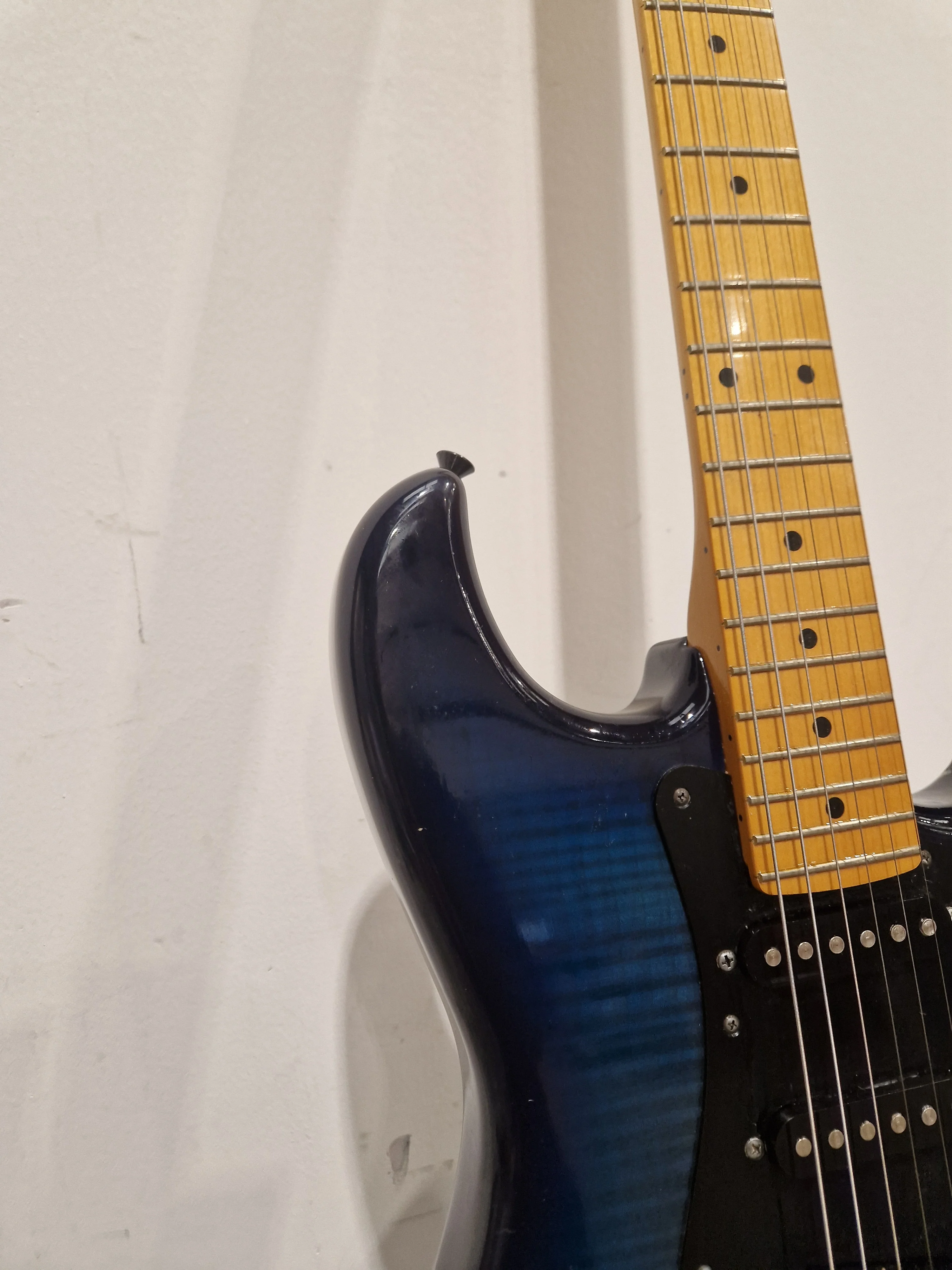 Casio PG-300 - Guitar Synthesizer - Blue Flame Top - Good w/ Original Box - Image 9