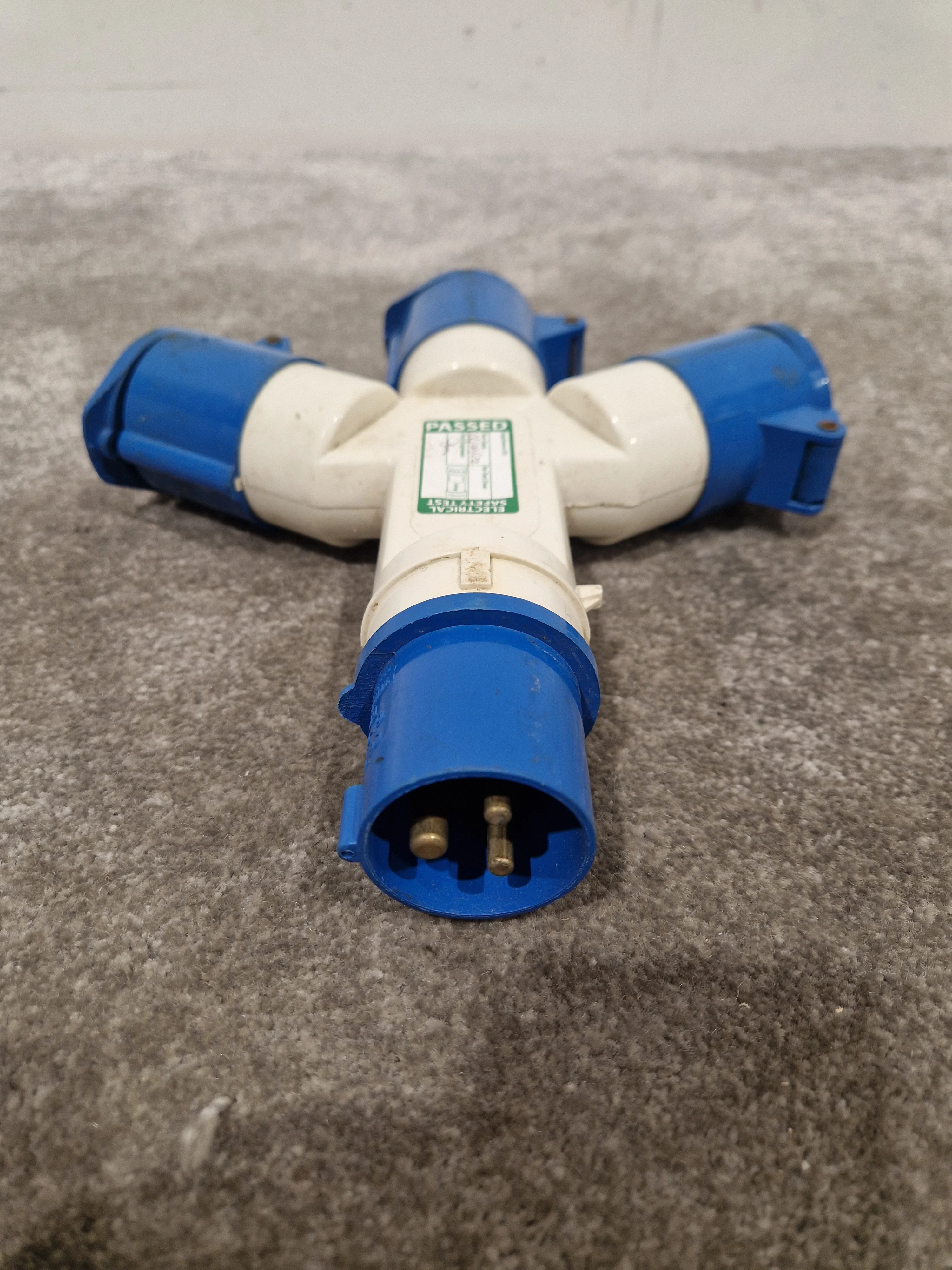 3-way IEC60309 Commando Splitter - Compact Power Solution - Good - Image 2