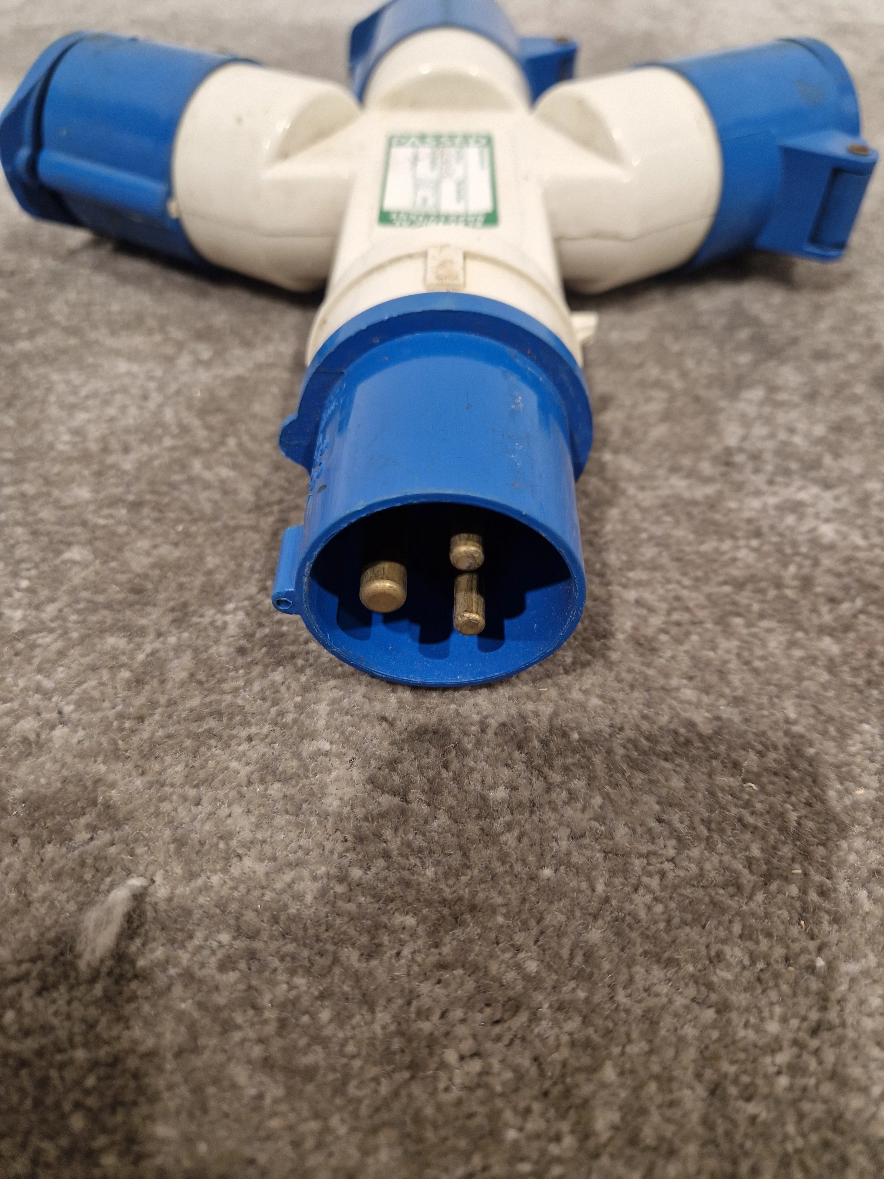 3-way IEC60309 Commando Splitter - Compact Power Solution - Good - Image 6