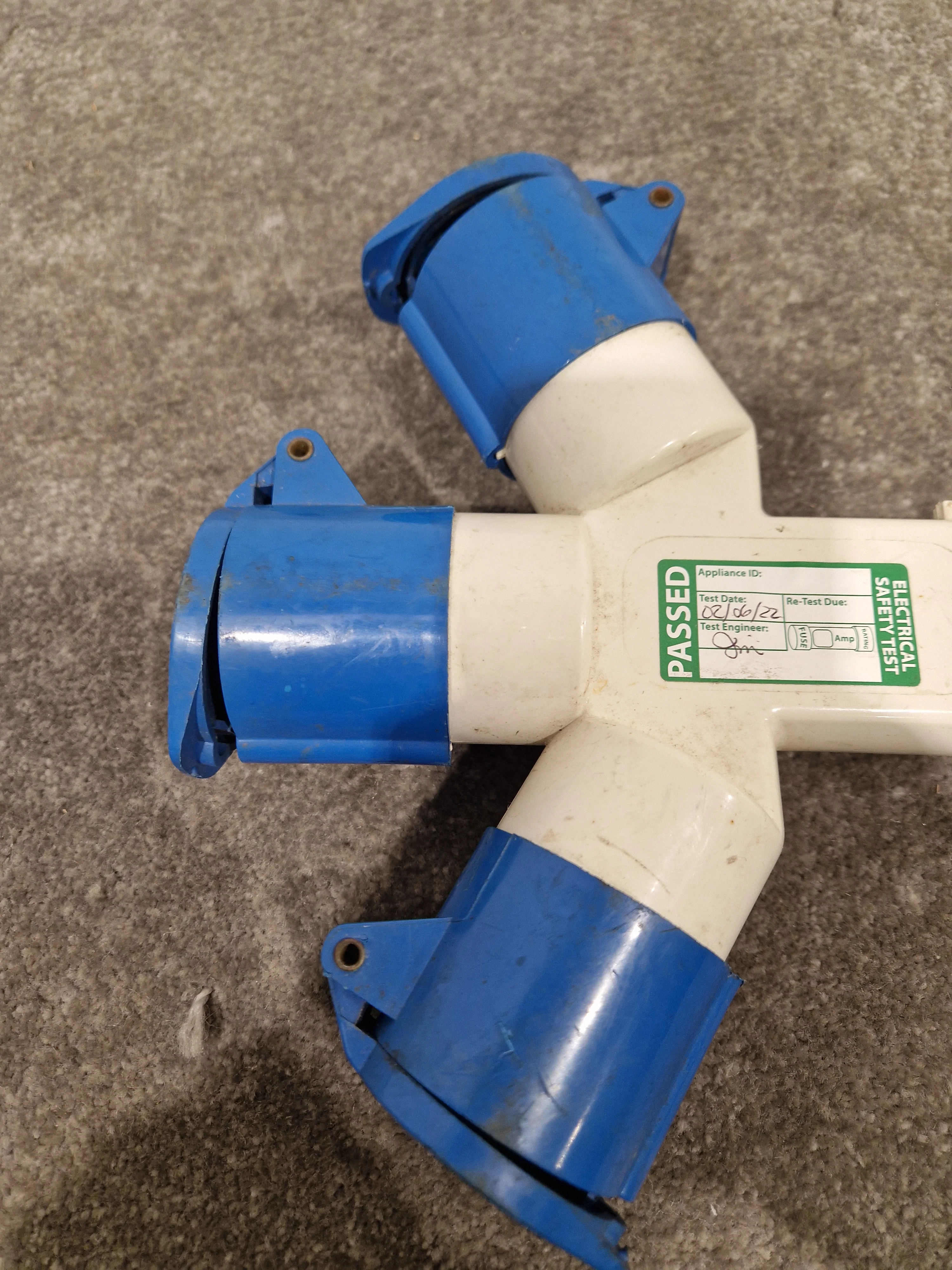 3-way IEC60309 Commando Splitter - Compact Power Solution - Good - Image 7