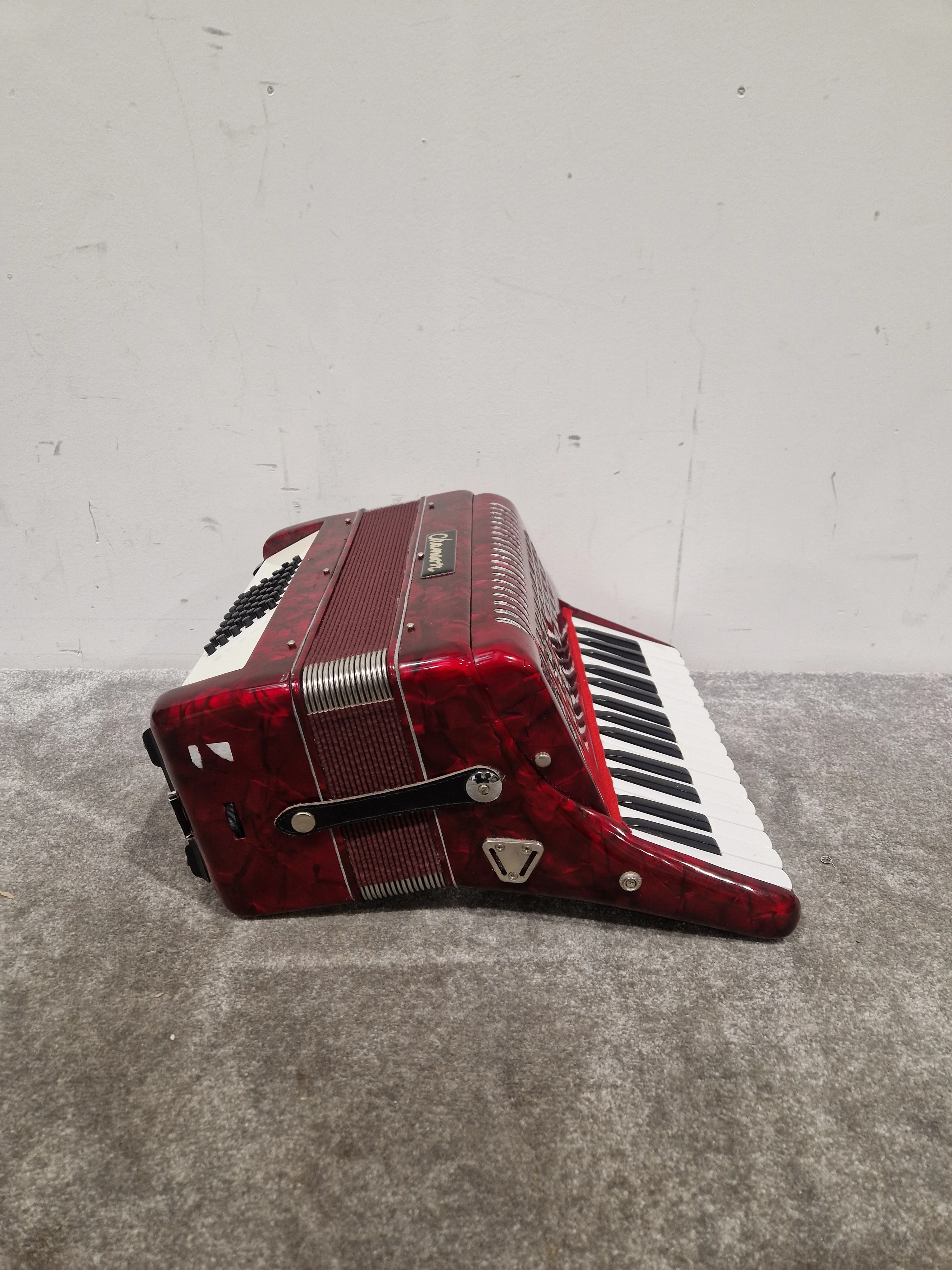 CHANSON 26 KEY-48 BASS - Compact Accordion - Good w/ Hard Case - Image 18
