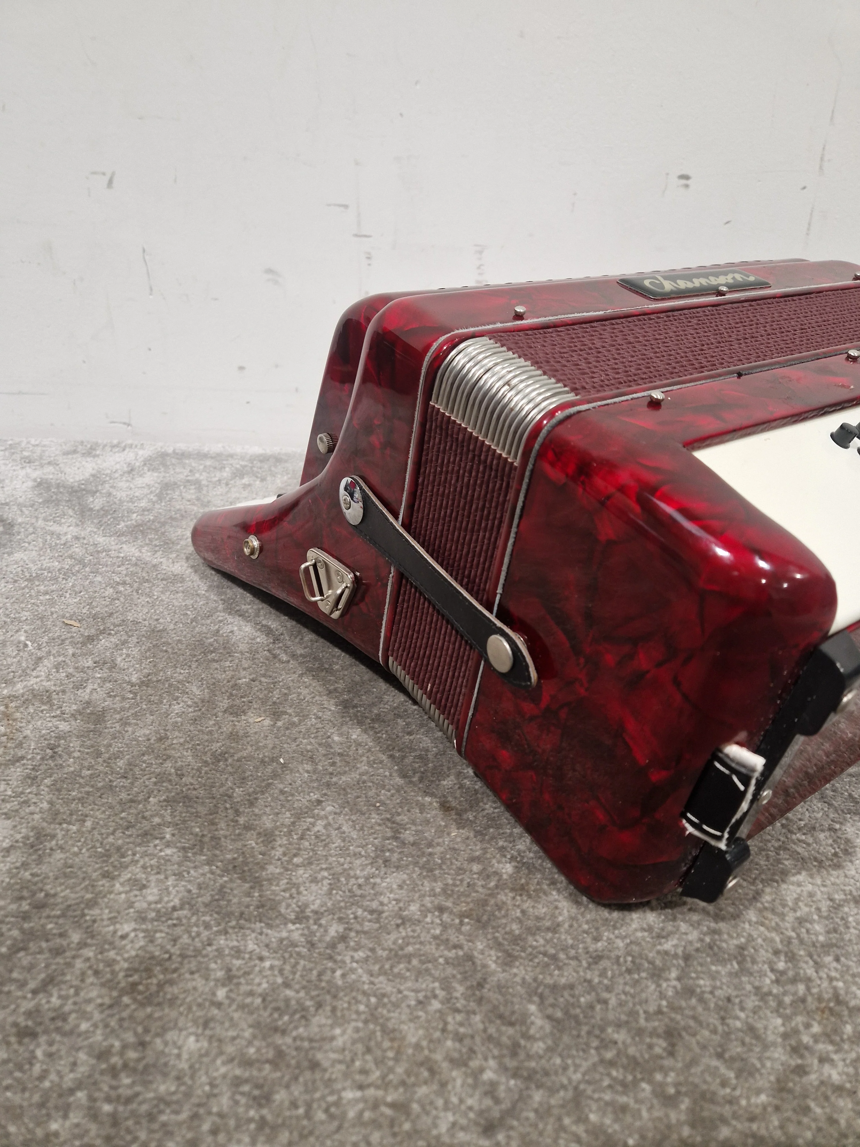 CHANSON 26 KEY-48 BASS - Compact Accordion - Good w/ Hard Case - Image 8