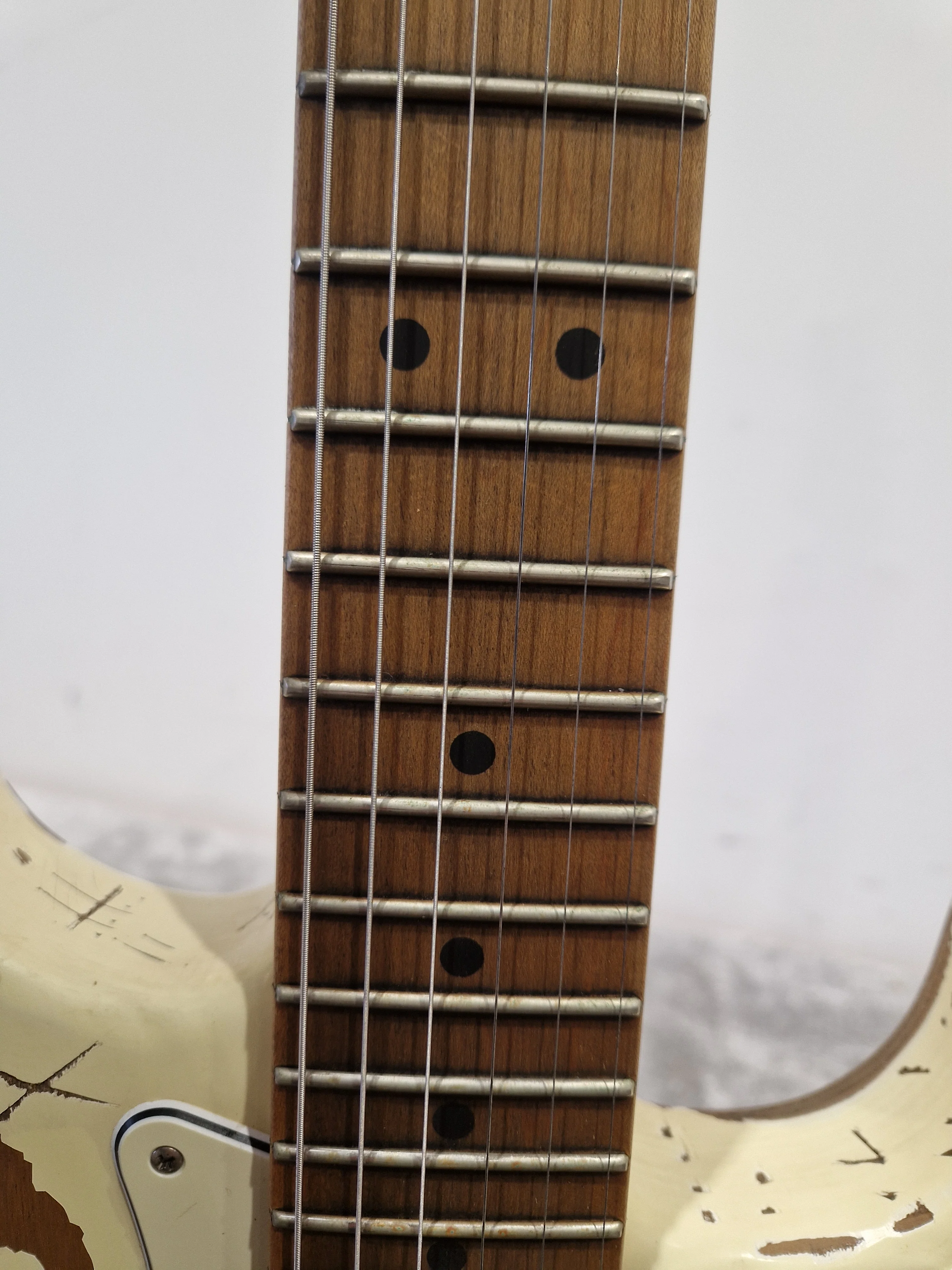 Charvel Henrik Danhage - Electric Guitar - White Relic - Excellent w/ Soft Case & spare whammy - Image 11
