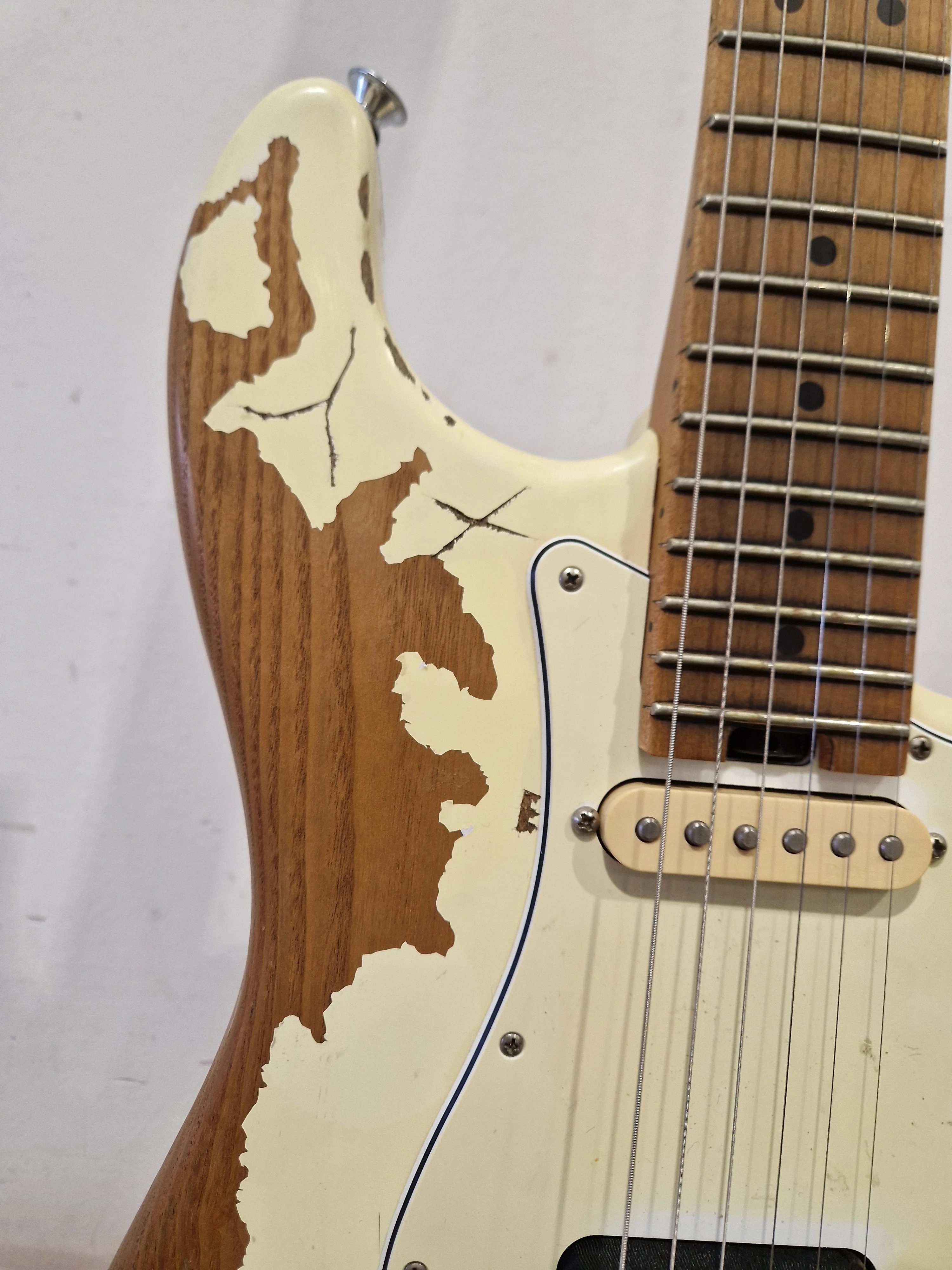 Charvel Henrik Danhage - Electric Guitar - White Relic - Excellent w/ Soft Case & spare whammy - Image 19