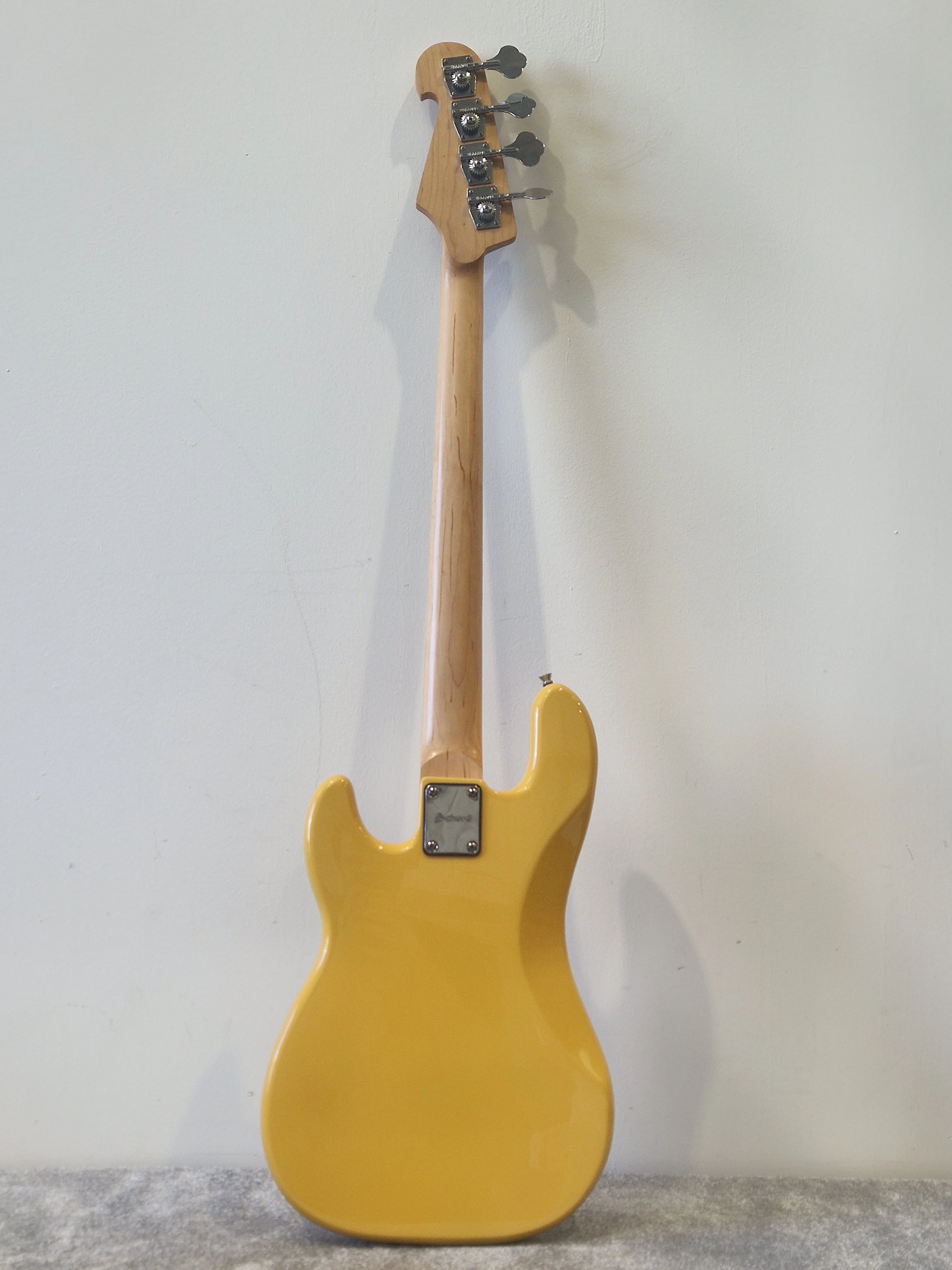 Chord 4 String Bass Guitar – Classic P Bass Design, Reliable Hardware- Excellent - Image 2
