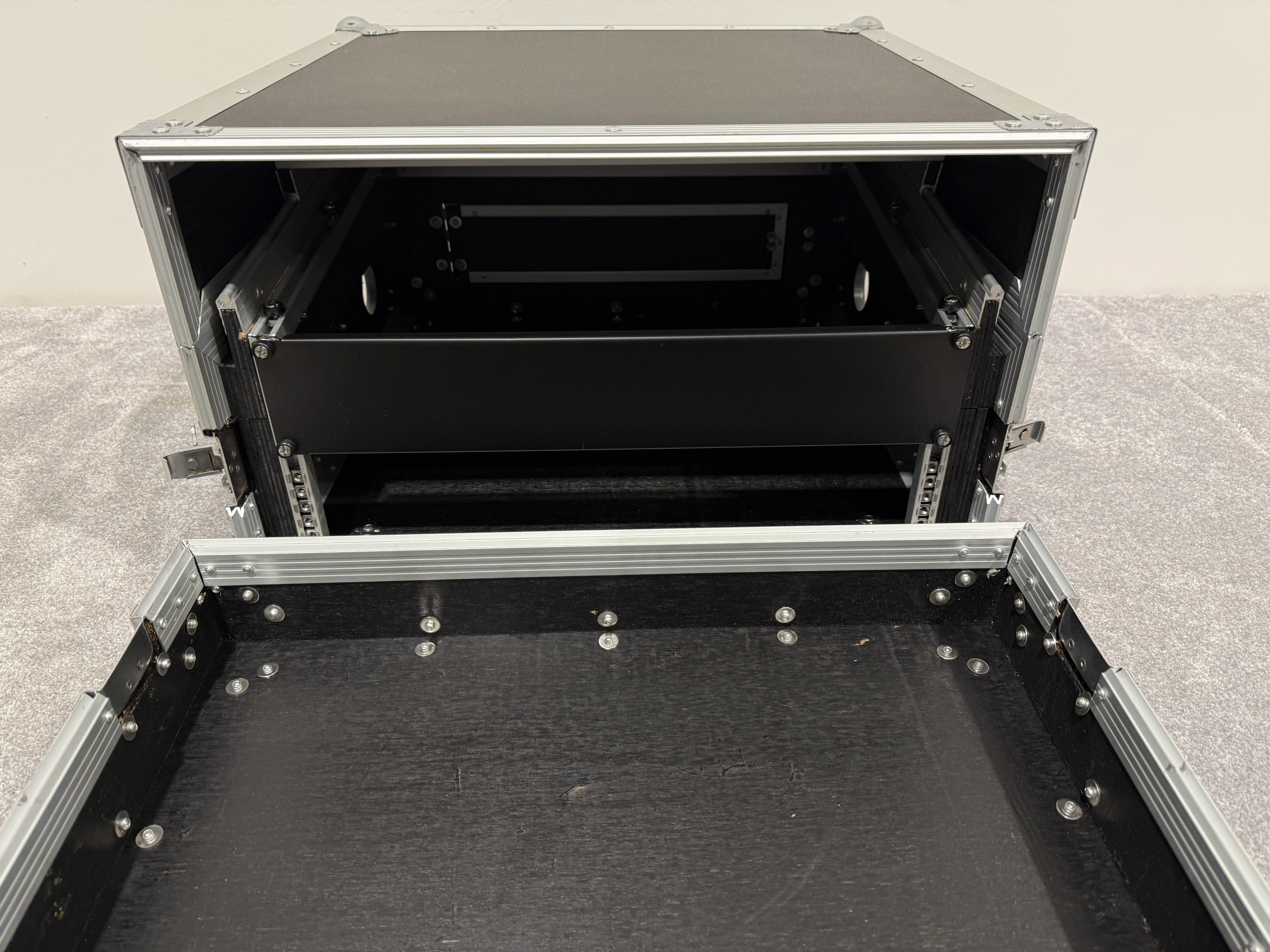 Cobra Case - Flight Case with 4U Rack Mount with Slide-Out Stand - Image 11