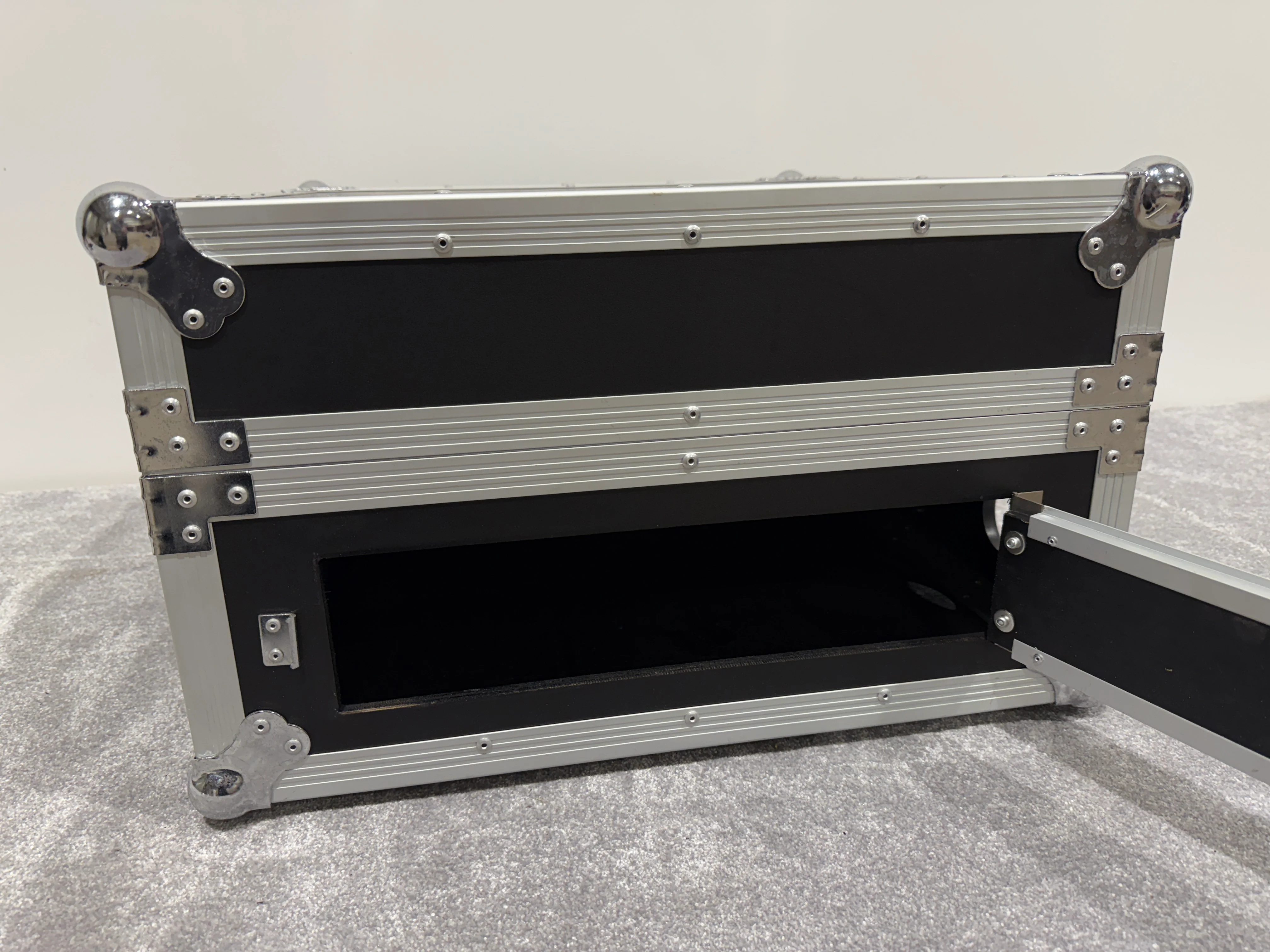 Cobra Case - Flight Case with 4U Rack Mount with Slide-Out Stand - Image 12