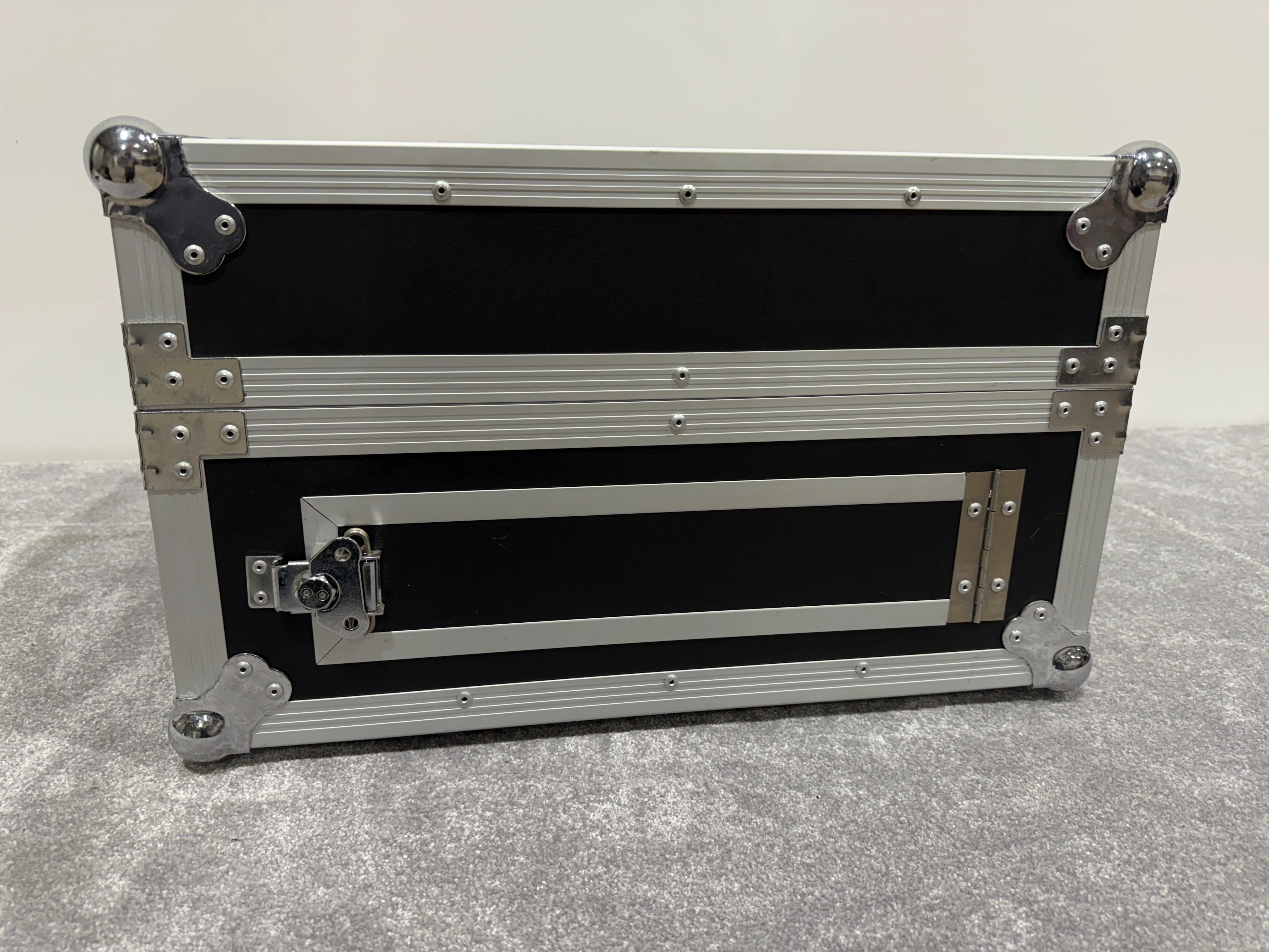 Cobra Case - Flight Case with 4U Rack Mount with Slide-Out Stand - Image 4