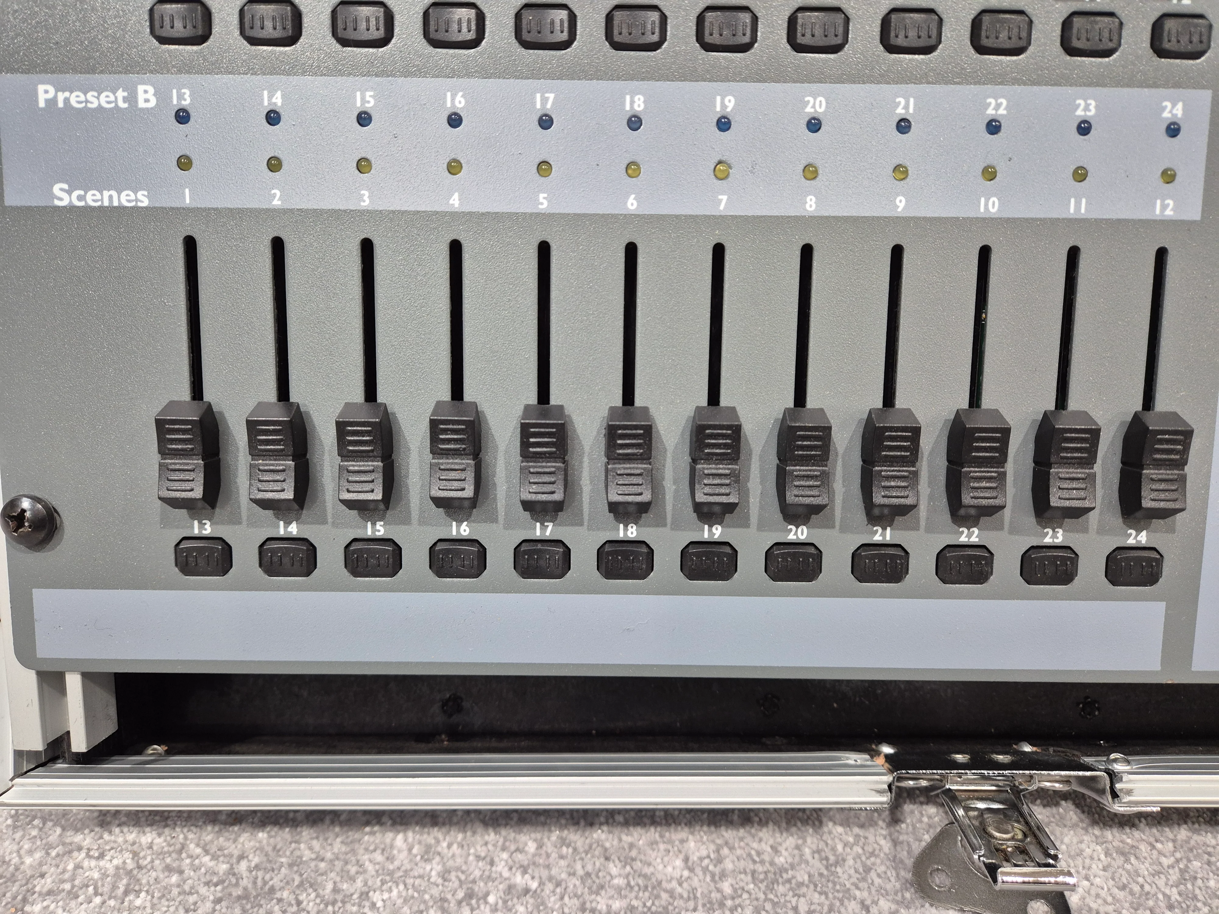 Cobra Colour Control 24 - 24-channel DMX Light Controller w/ Flight Case - Image 3