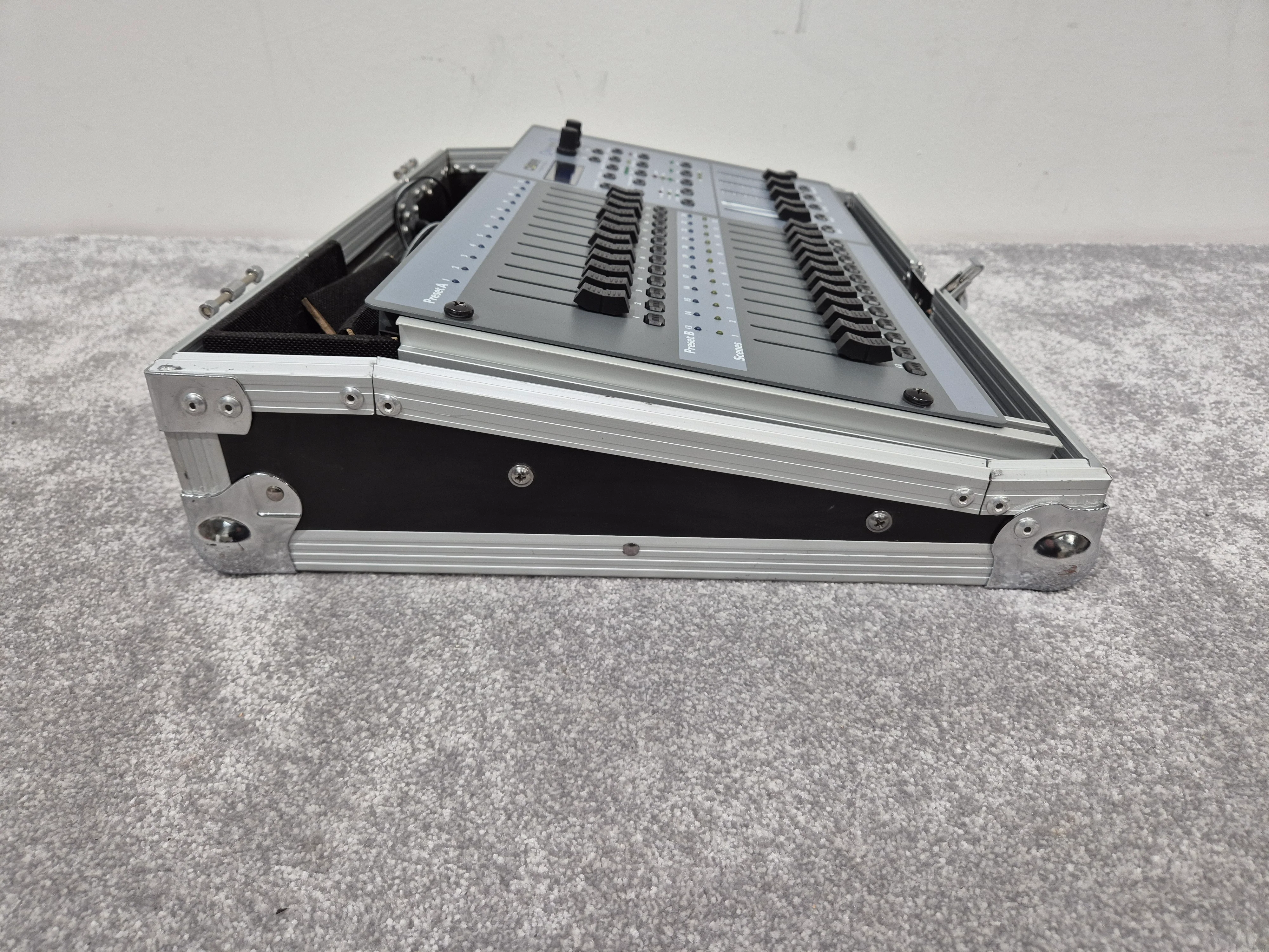 Cobra Colour Control 24 - 24-channel DMX Light Controller w/ Flight Case - Image 5