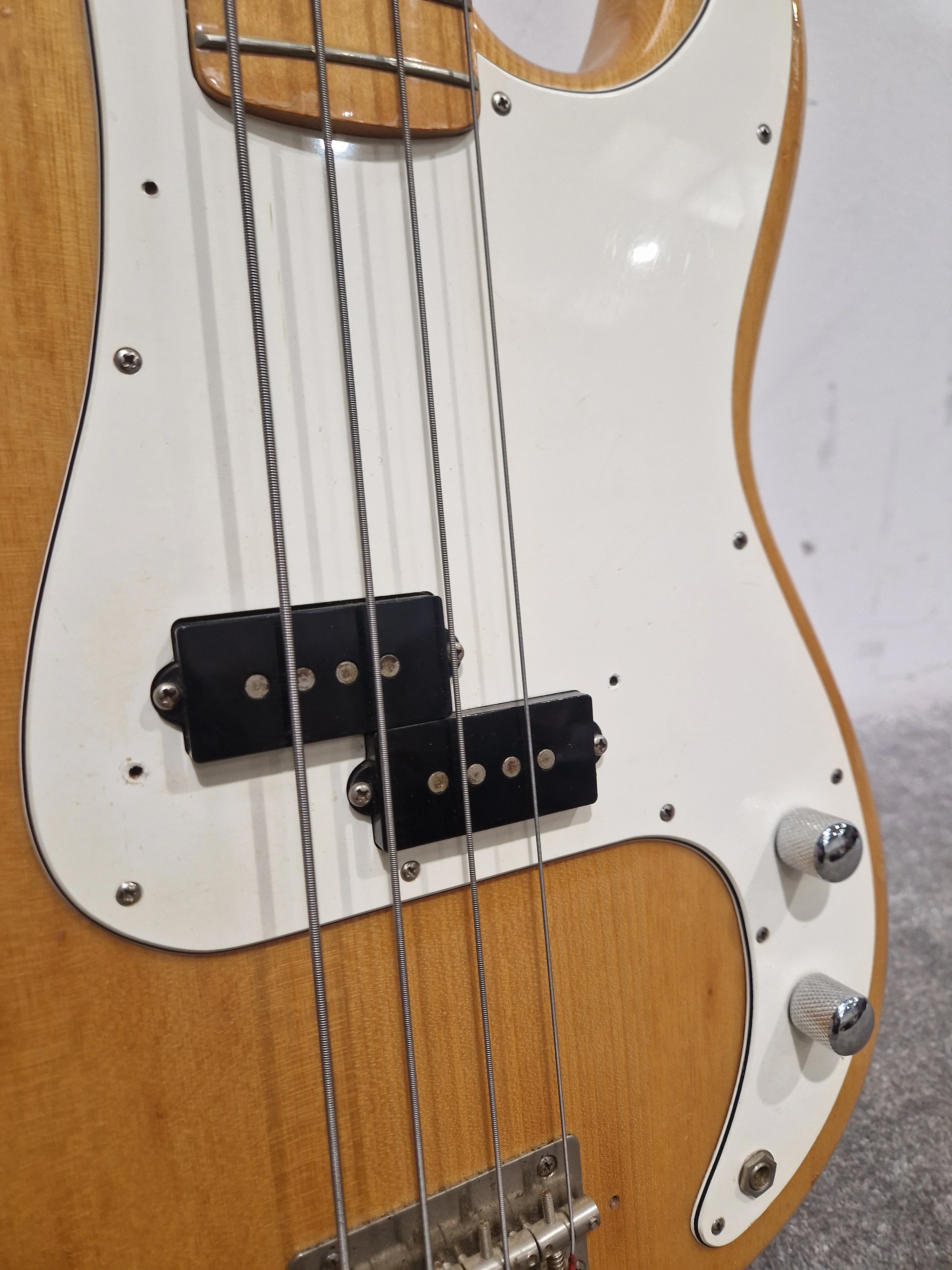 Columbus P-Bass 1970s - Electric Bass - Natural - Good w/ Soft Case - Image 8