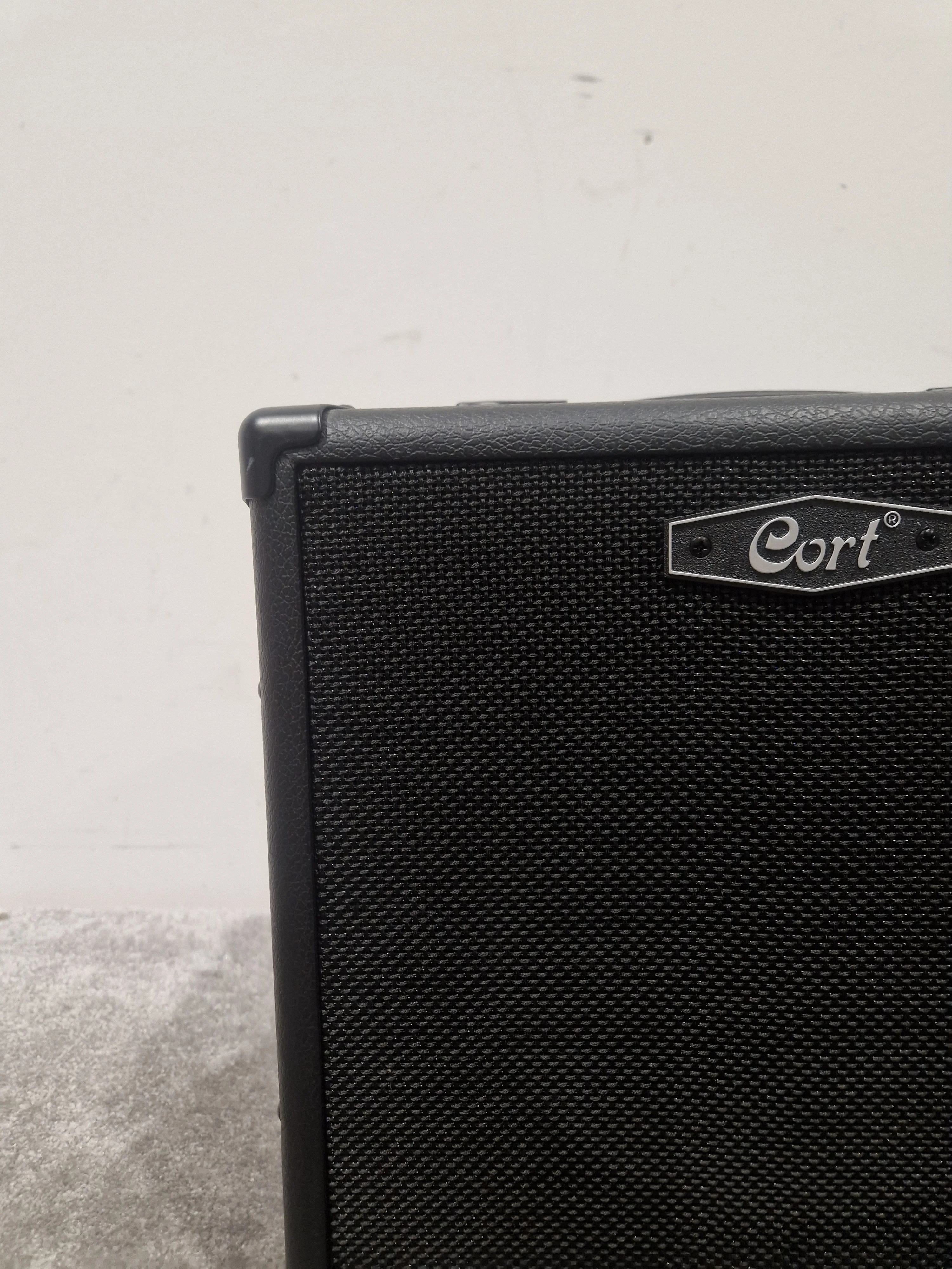 Cort CM20B - 20W Bass Combo Amp - Excellent w/ Power Supply - Image 12