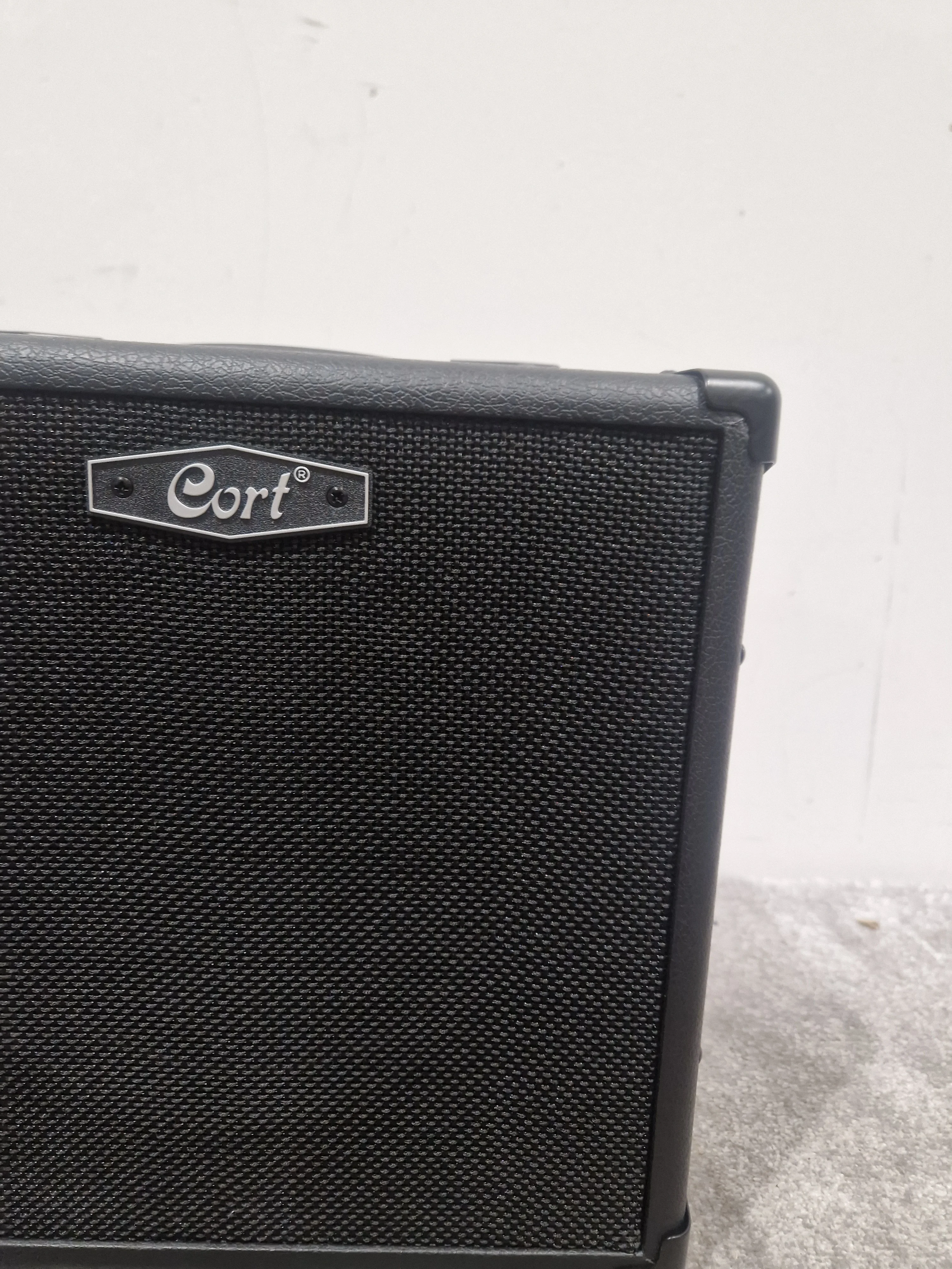 Cort CM20B - 20W Bass Combo Amp - Excellent w/ Power Supply - Image 13